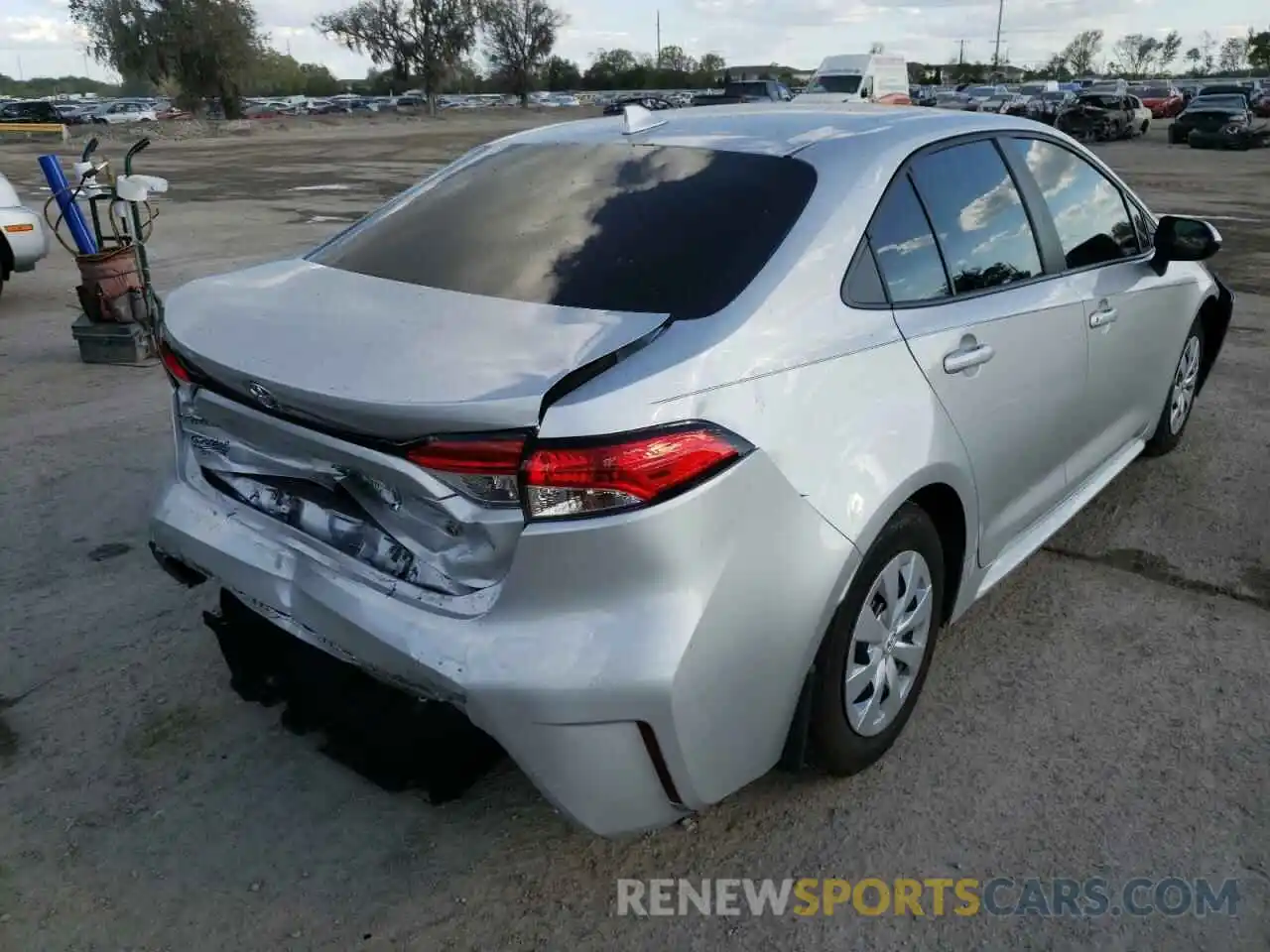 4 Photograph of a damaged car 5YFDPRAE7LP066065 TOYOTA COROLLA 2020