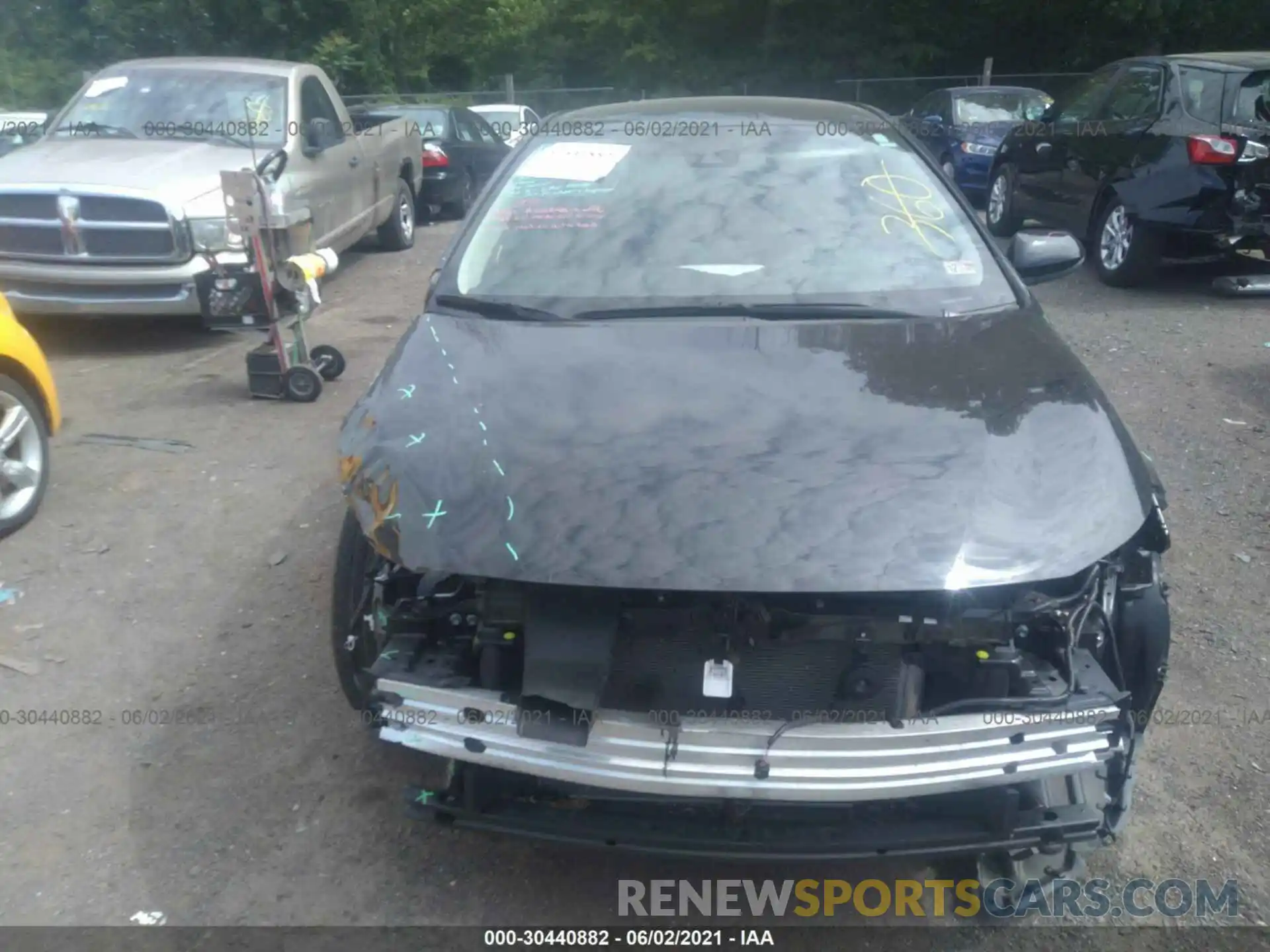 6 Photograph of a damaged car 5YFDPRAE7LP067216 TOYOTA COROLLA 2020