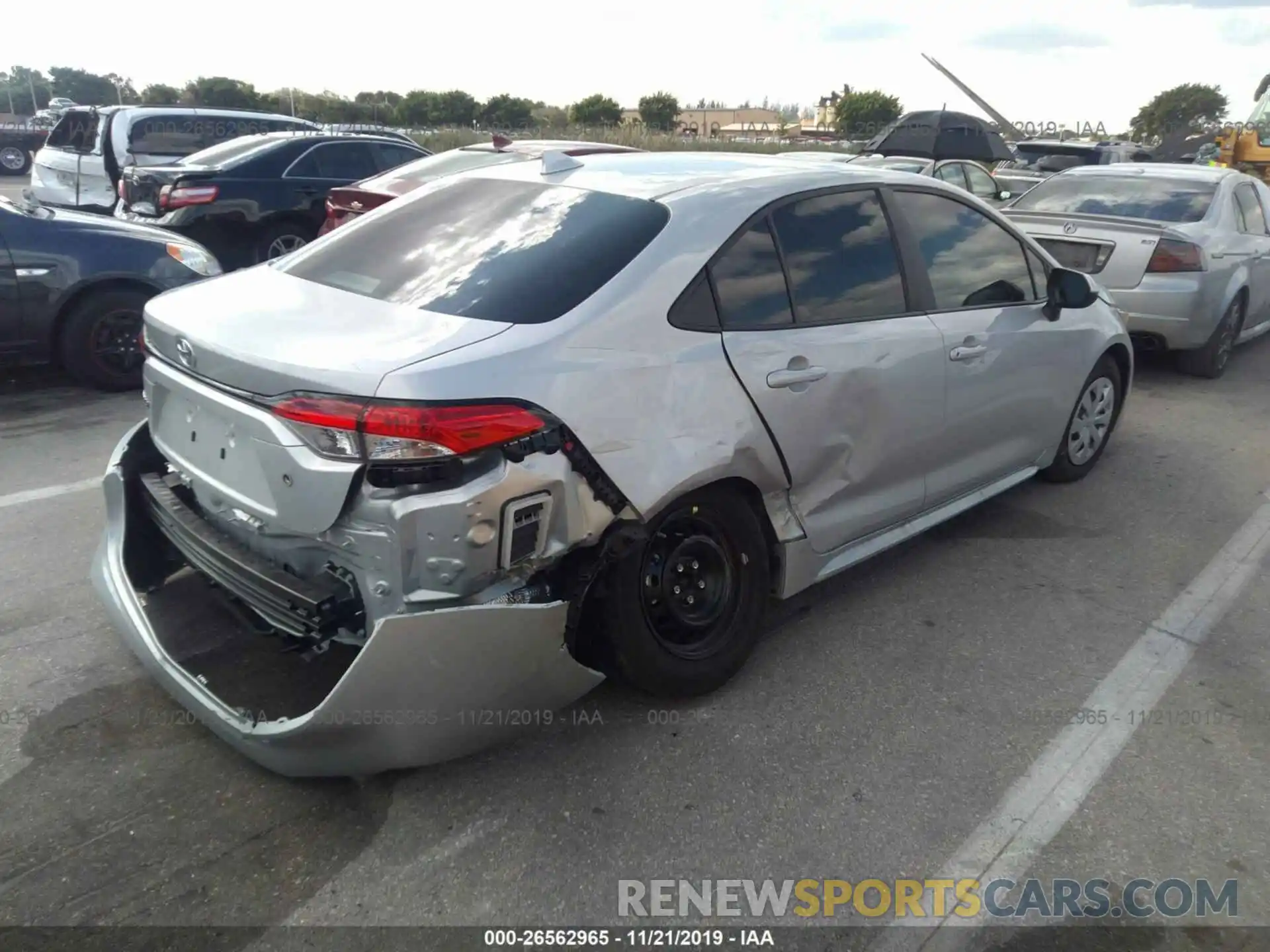 4 Photograph of a damaged car 5YFDPRAE8LP006778 TOYOTA COROLLA 2020