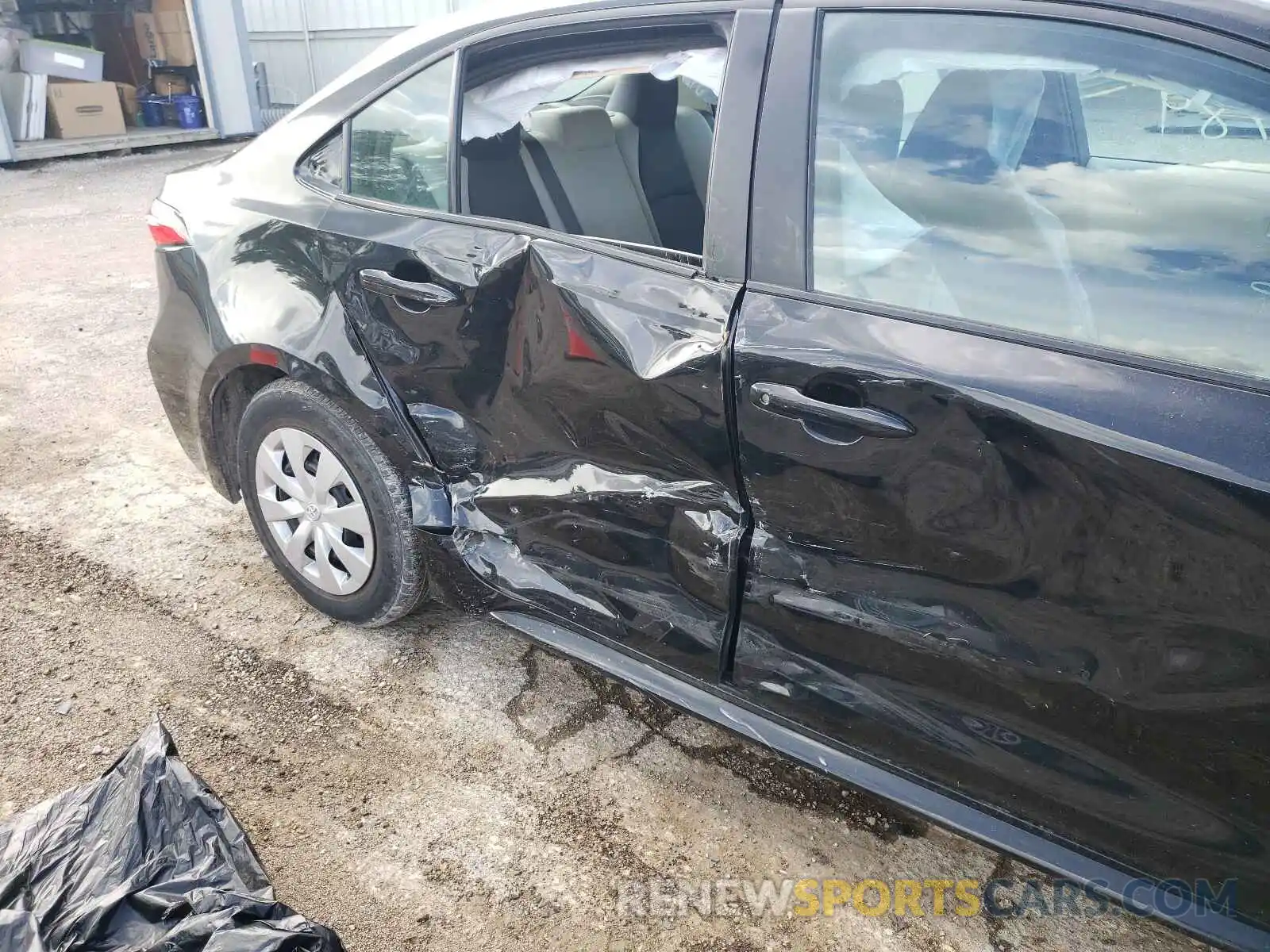 9 Photograph of a damaged car 5YFDPRAE8LP014752 TOYOTA COROLLA 2020