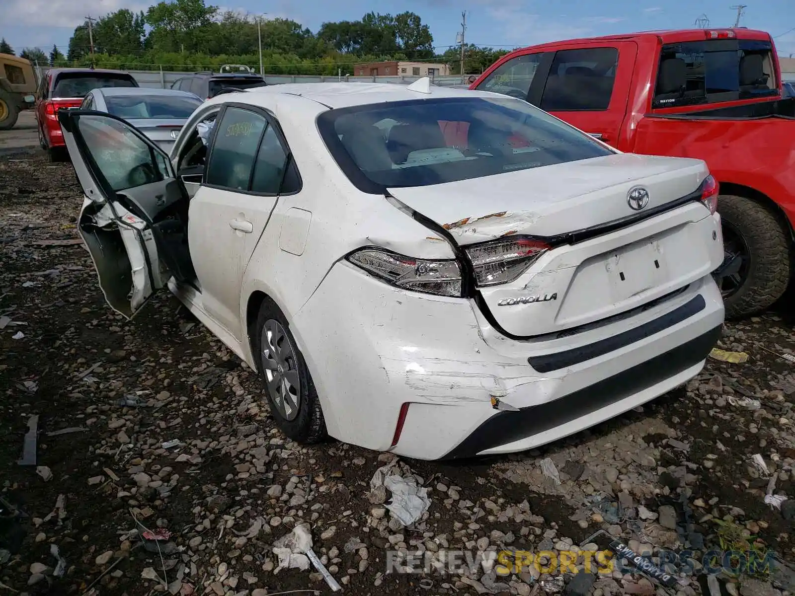 3 Photograph of a damaged car 5YFDPRAE8LP047833 TOYOTA COROLLA 2020