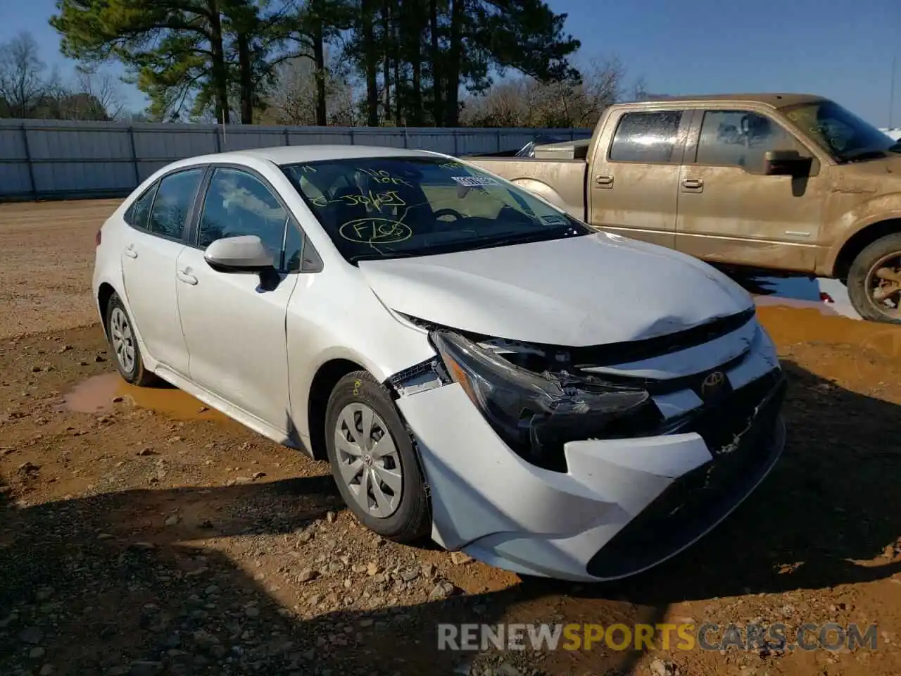 1 Photograph of a damaged car 5YFDPRAE8LP049890 TOYOTA COROLLA 2020