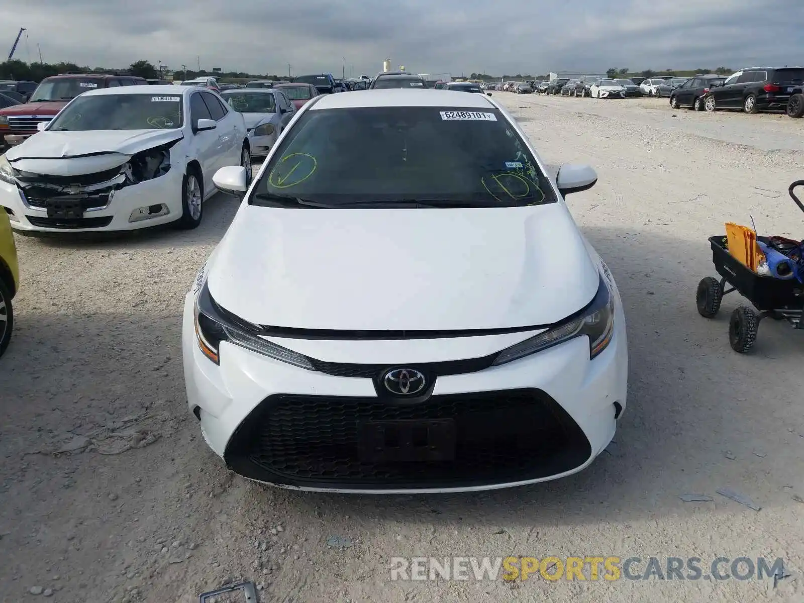 9 Photograph of a damaged car 5YFDPRAE8LP054376 TOYOTA COROLLA 2020