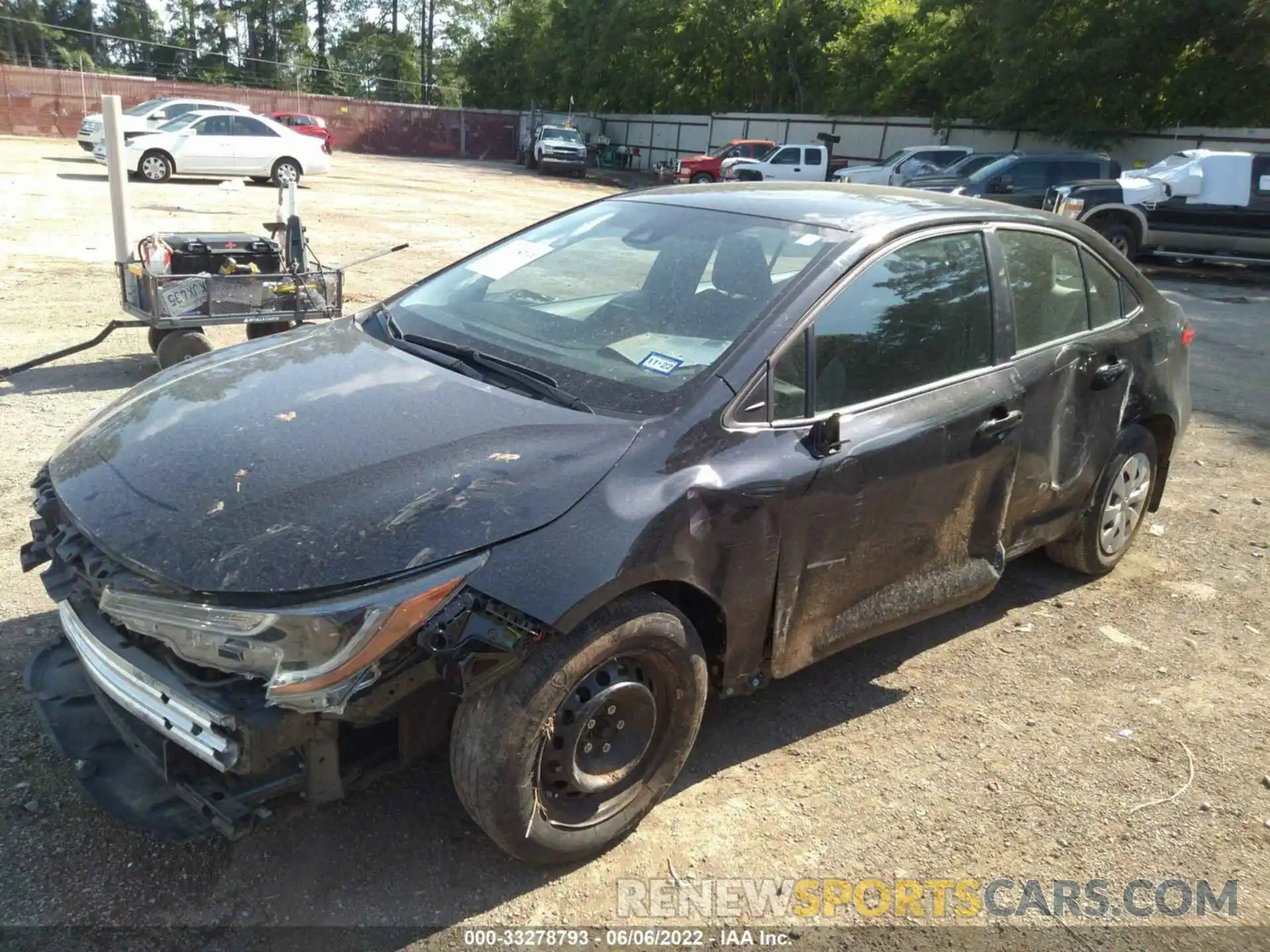 2 Photograph of a damaged car 5YFDPRAE8LP061666 TOYOTA COROLLA 2020