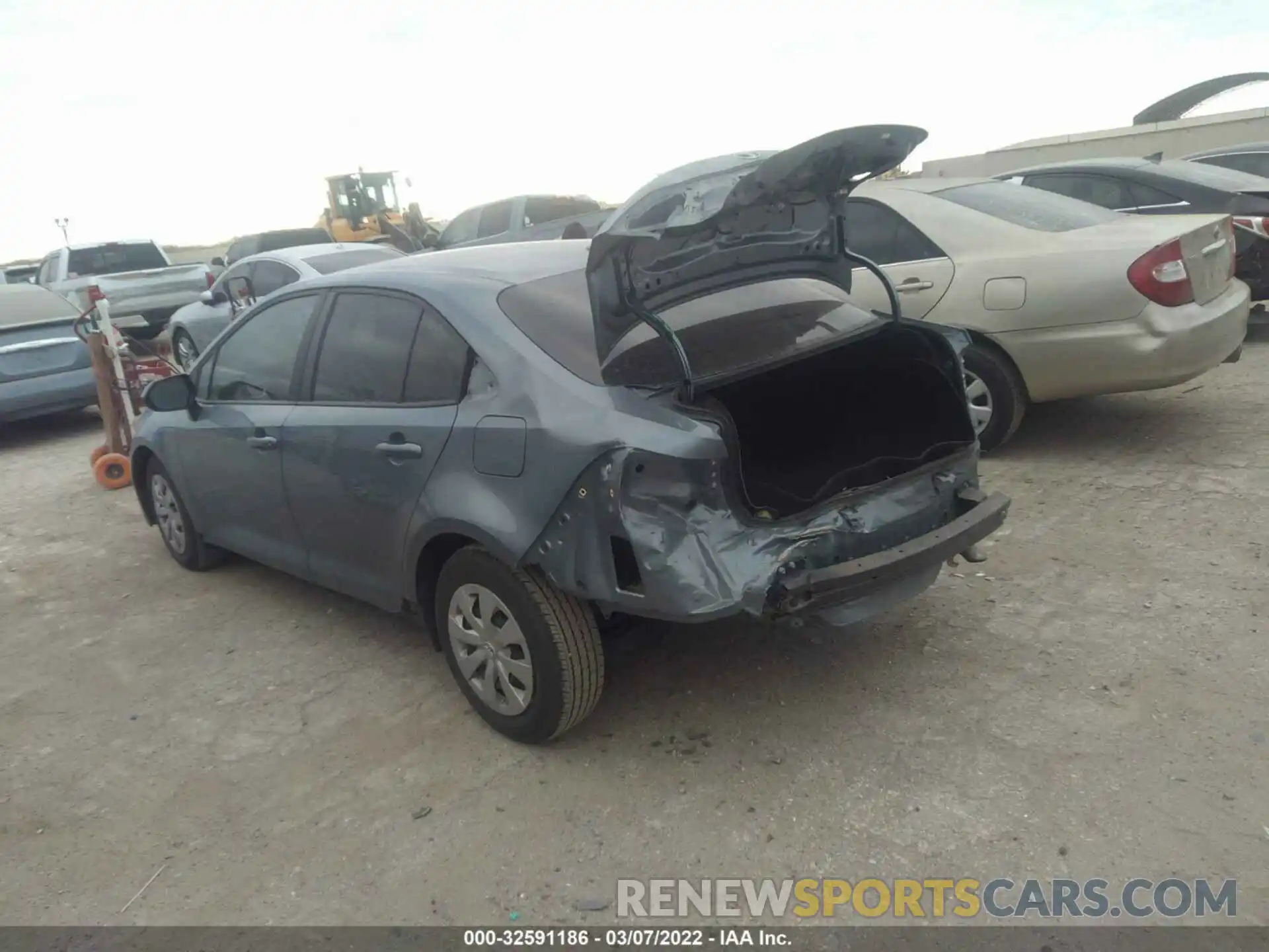 3 Photograph of a damaged car 5YFDPRAE8LP065927 TOYOTA COROLLA 2020