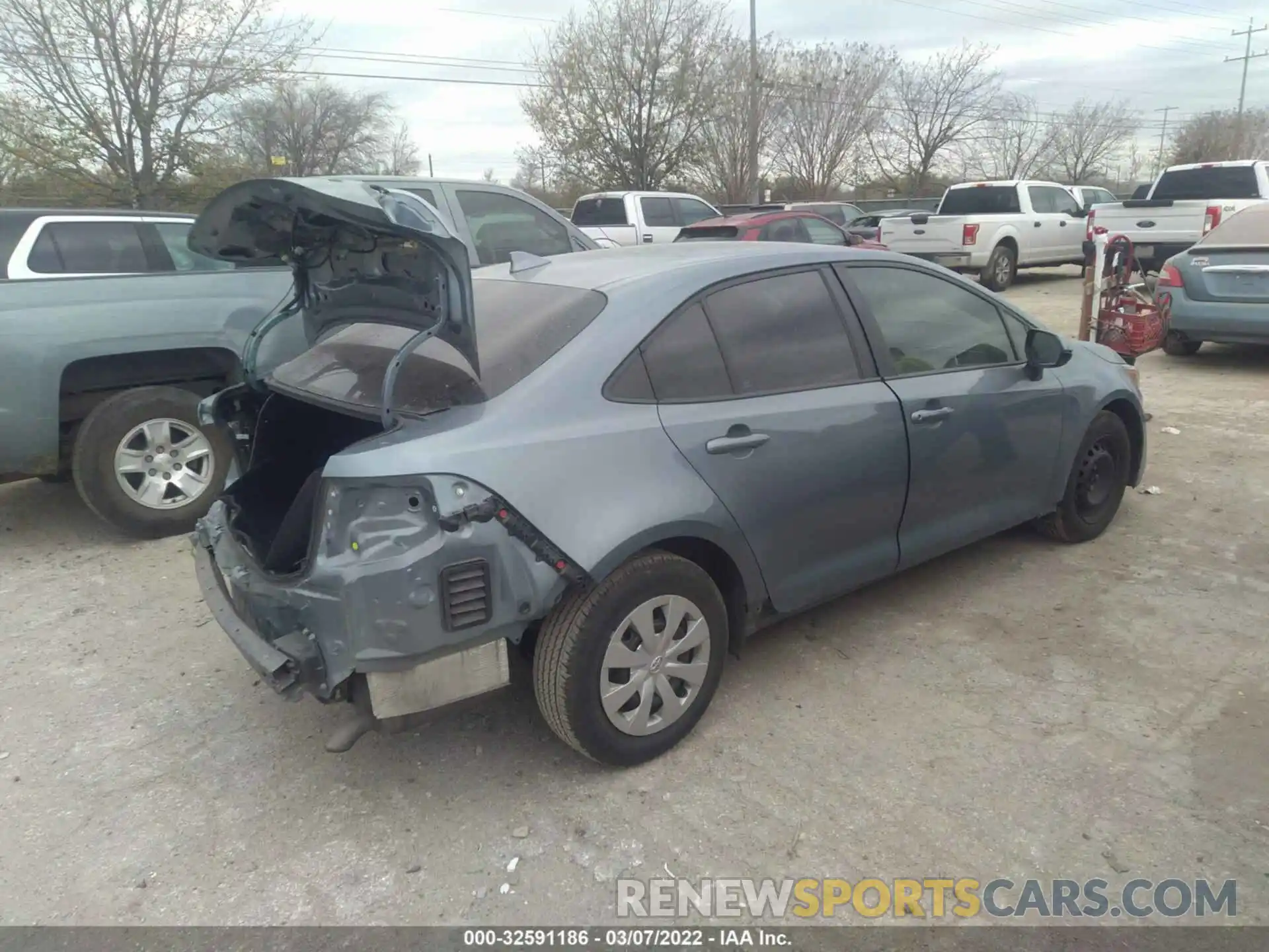 4 Photograph of a damaged car 5YFDPRAE8LP065927 TOYOTA COROLLA 2020