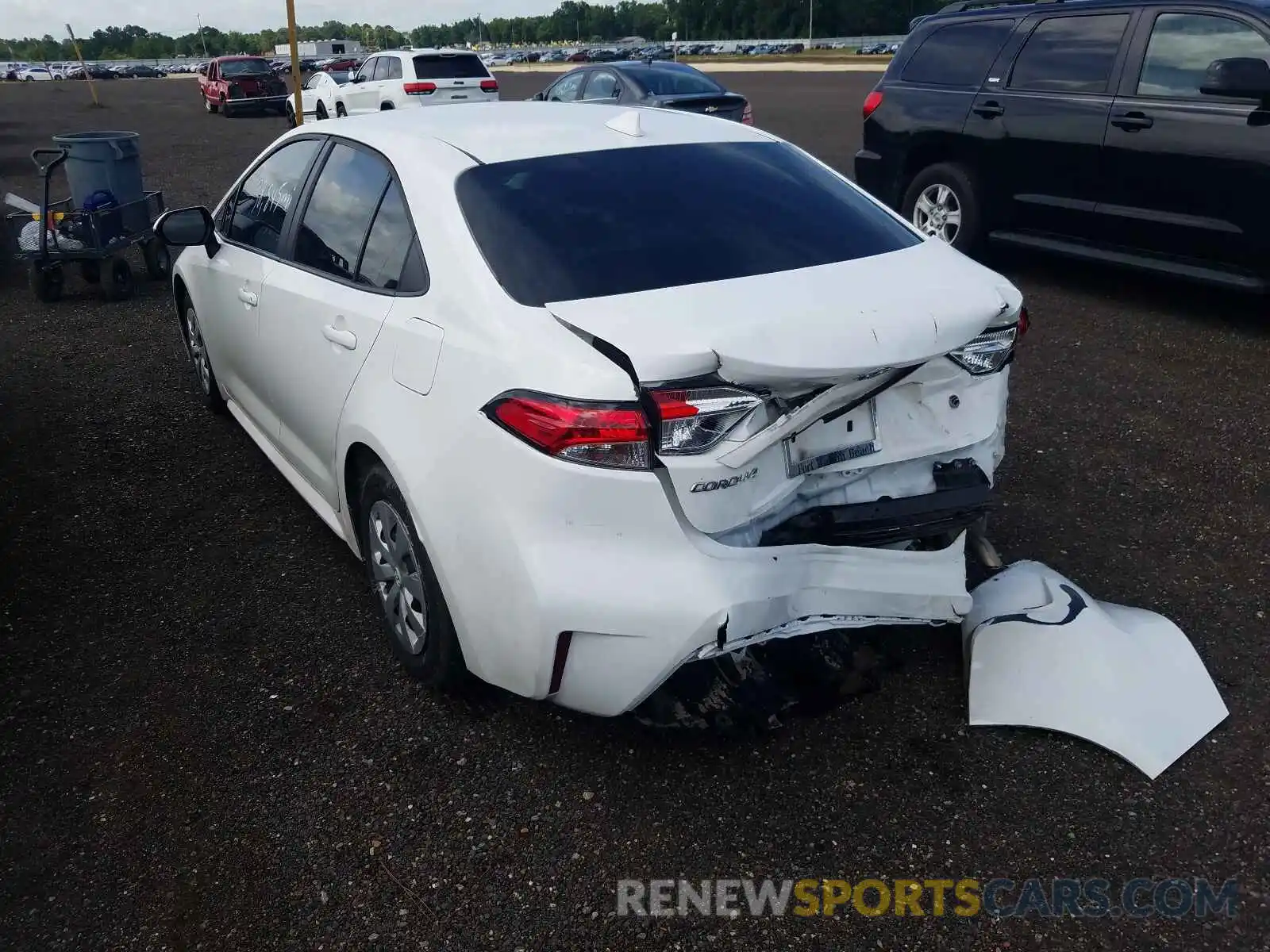 3 Photograph of a damaged car 5YFDPRAE8LP073087 TOYOTA COROLLA 2020