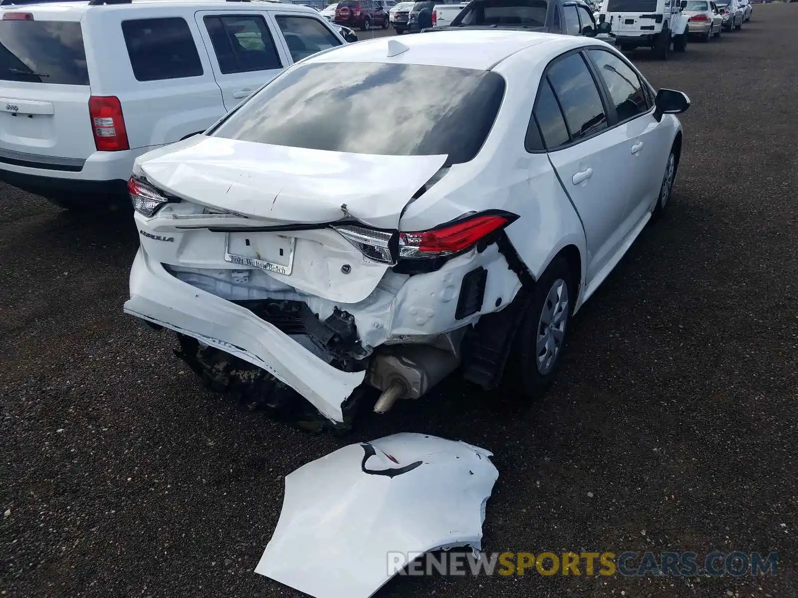 4 Photograph of a damaged car 5YFDPRAE8LP073087 TOYOTA COROLLA 2020