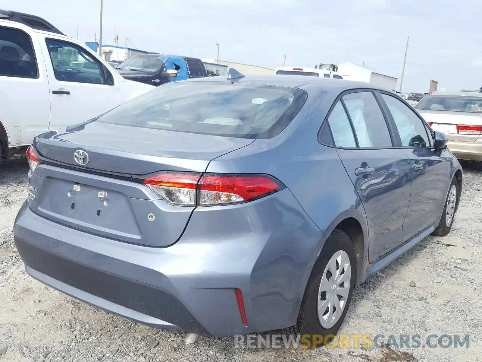 4 Photograph of a damaged car 5YFDPRAE8LP073137 TOYOTA COROLLA 2020