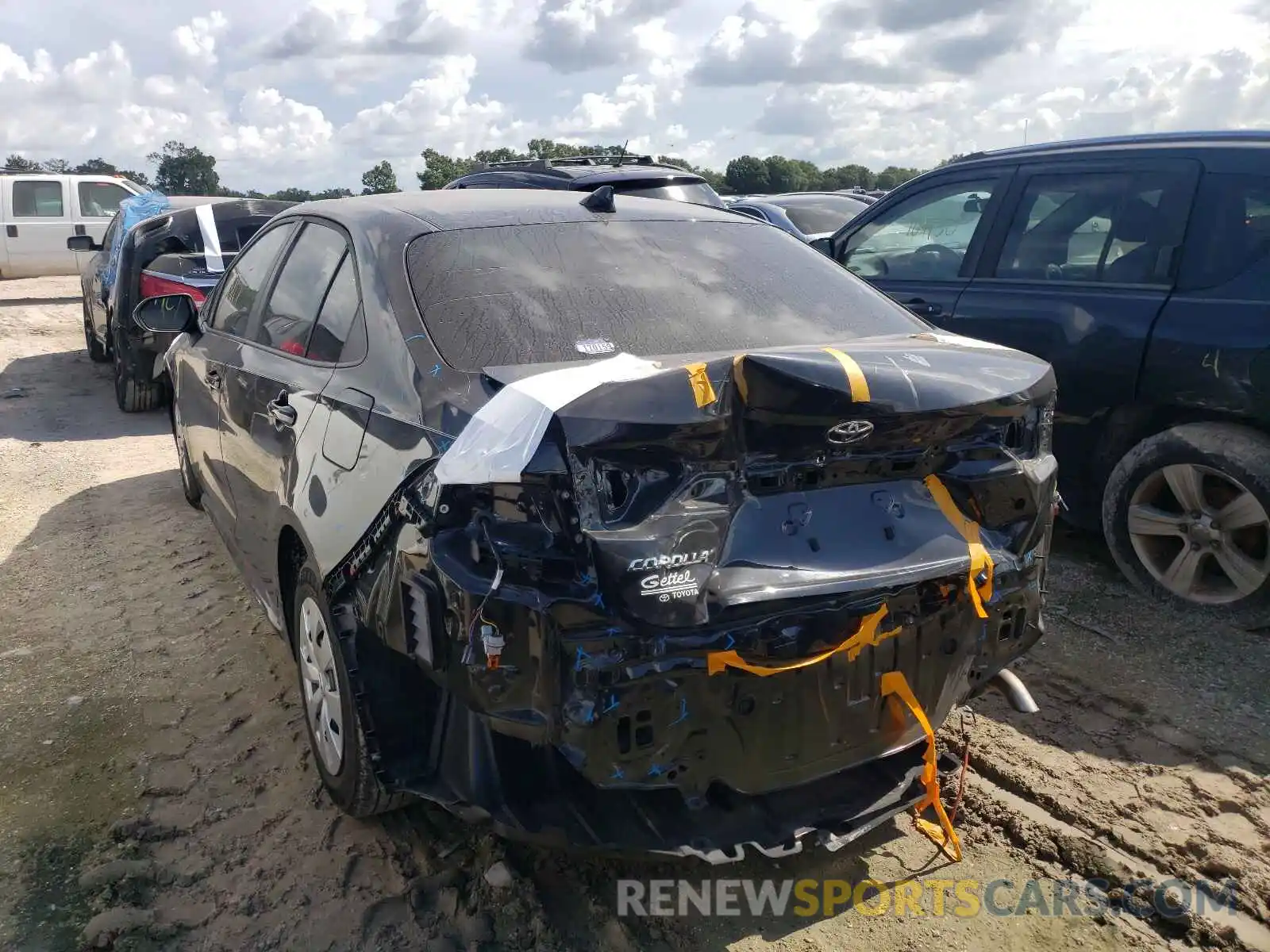 3 Photograph of a damaged car 5YFDPRAE8LP102975 TOYOTA COROLLA 2020