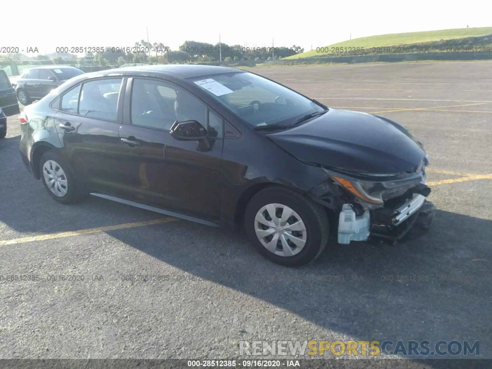 1 Photograph of a damaged car 5YFDPRAE8LP106637 TOYOTA COROLLA 2020