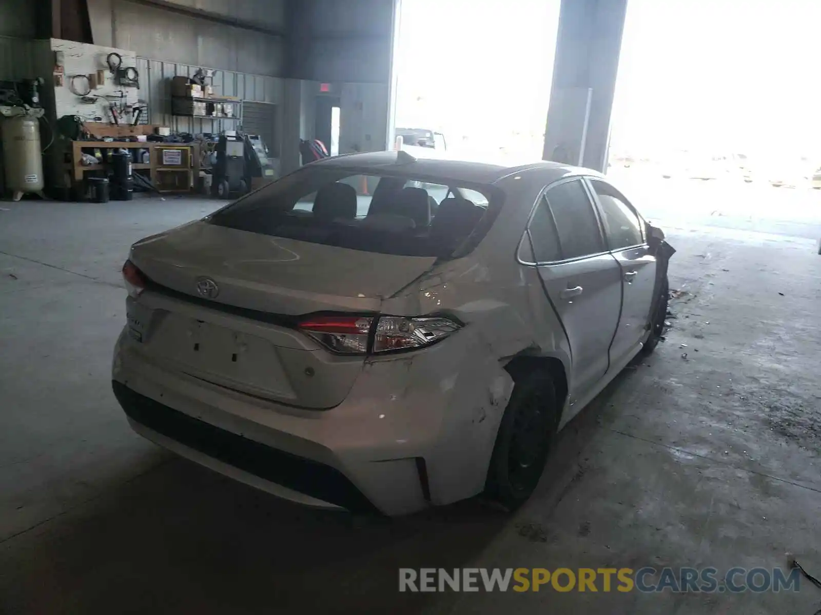 4 Photograph of a damaged car 5YFDPRAE8LP107478 TOYOTA COROLLA 2020