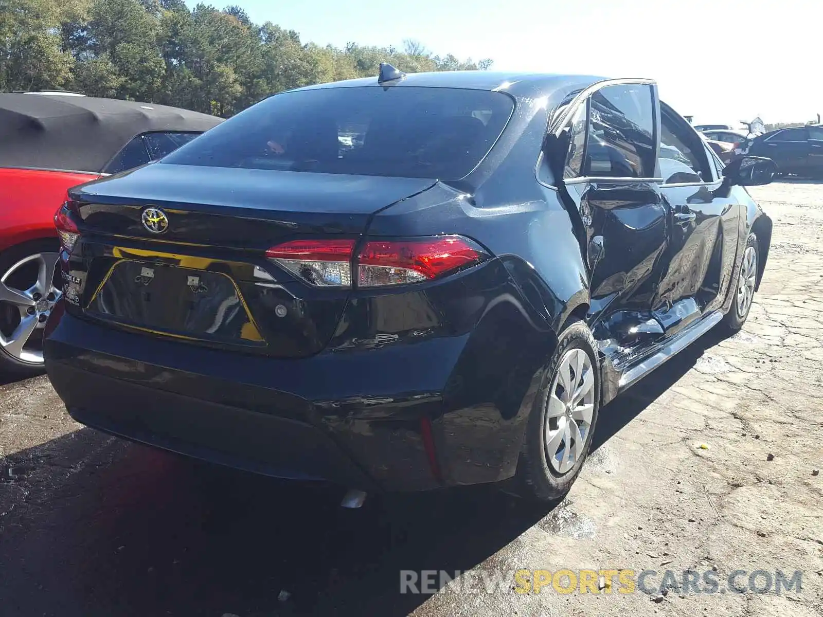 4 Photograph of a damaged car 5YFDPRAE8LP109523 TOYOTA COROLLA 2020