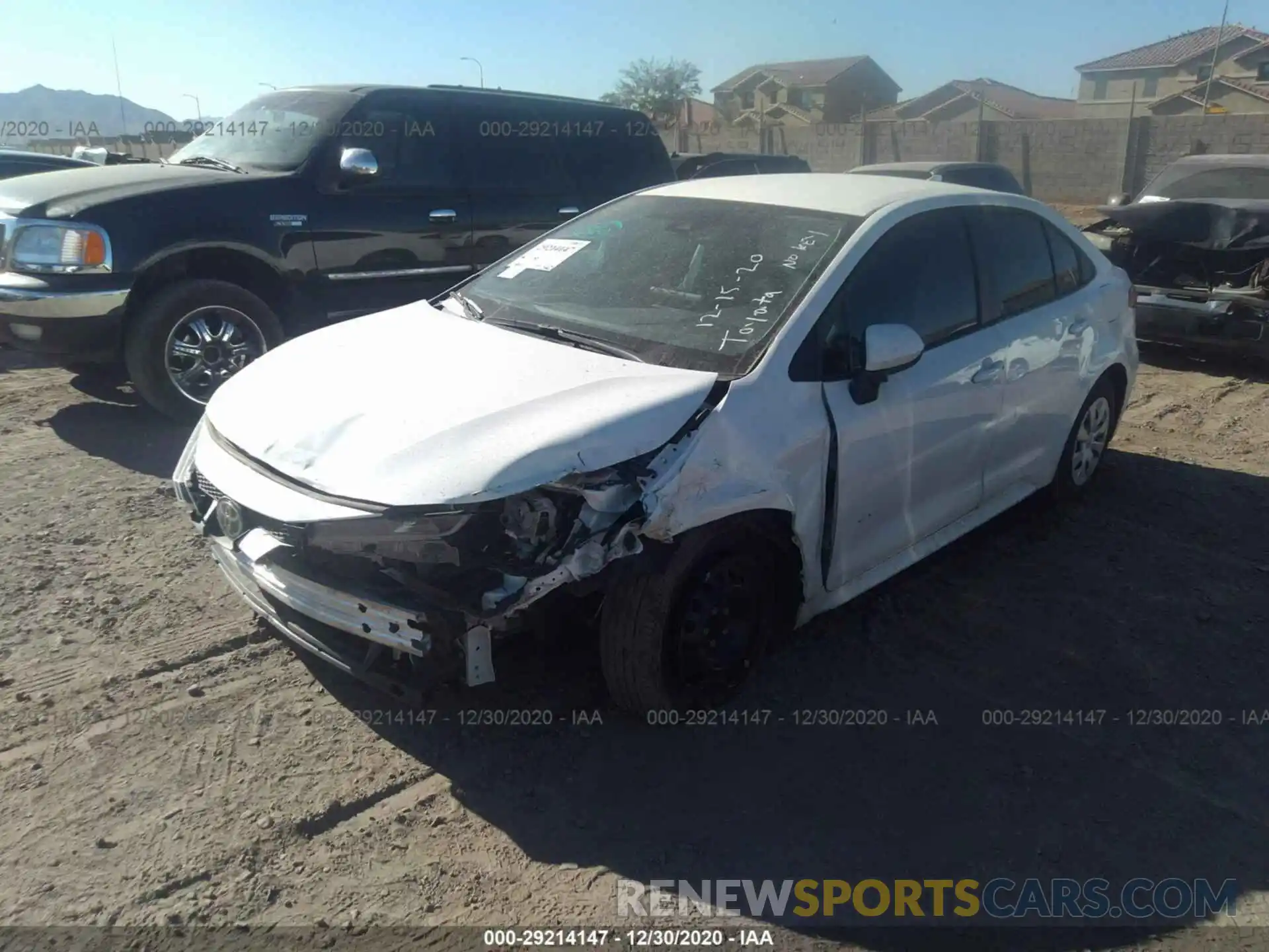 2 Photograph of a damaged car 5YFDPRAE8LP112356 TOYOTA COROLLA 2020