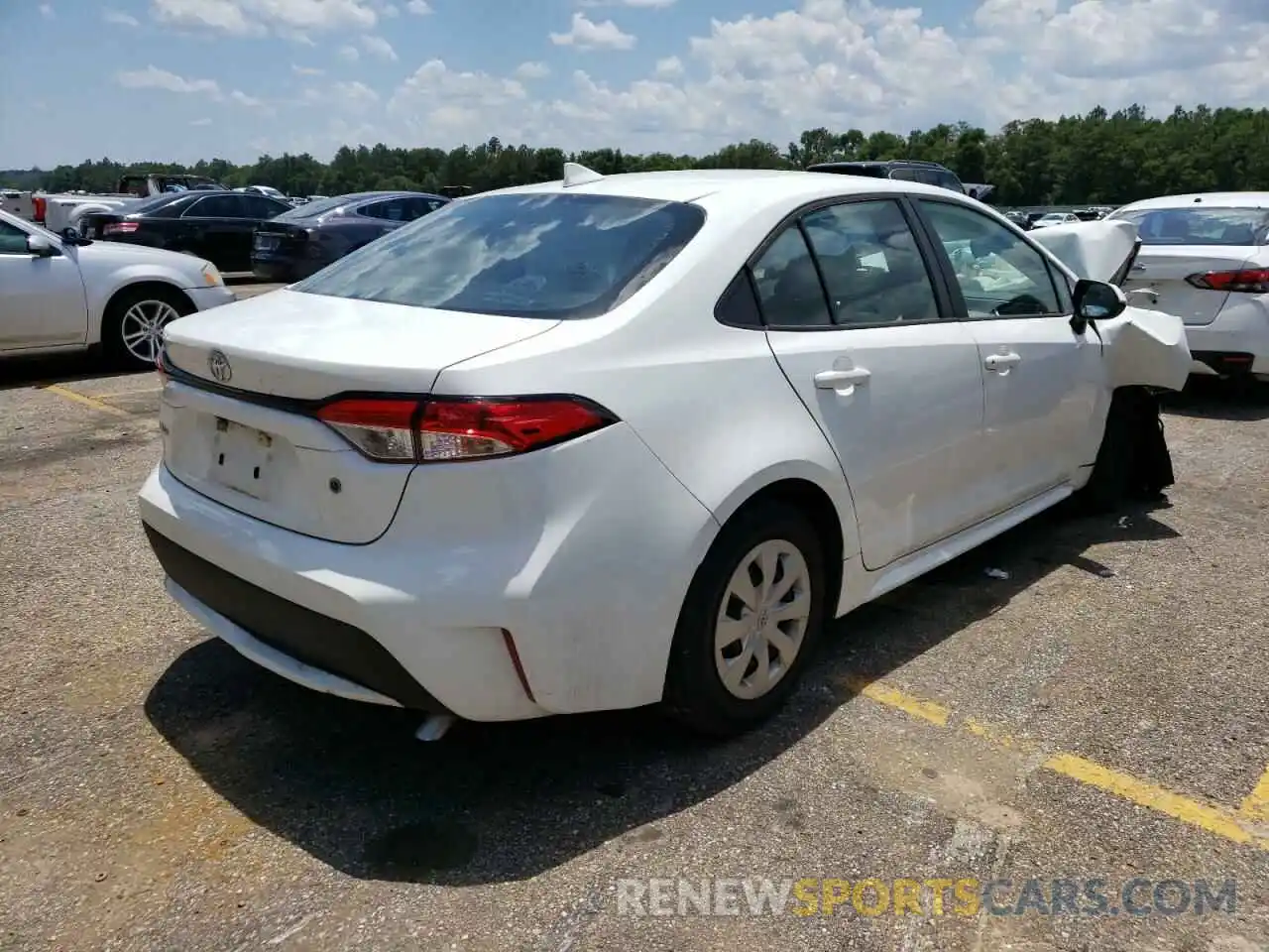 4 Photograph of a damaged car 5YFDPRAE8LP121462 TOYOTA COROLLA 2020