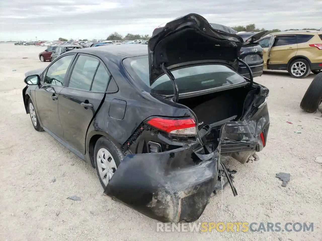 3 Photograph of a damaged car 5YFDPRAE9LP032094 TOYOTA COROLLA 2020