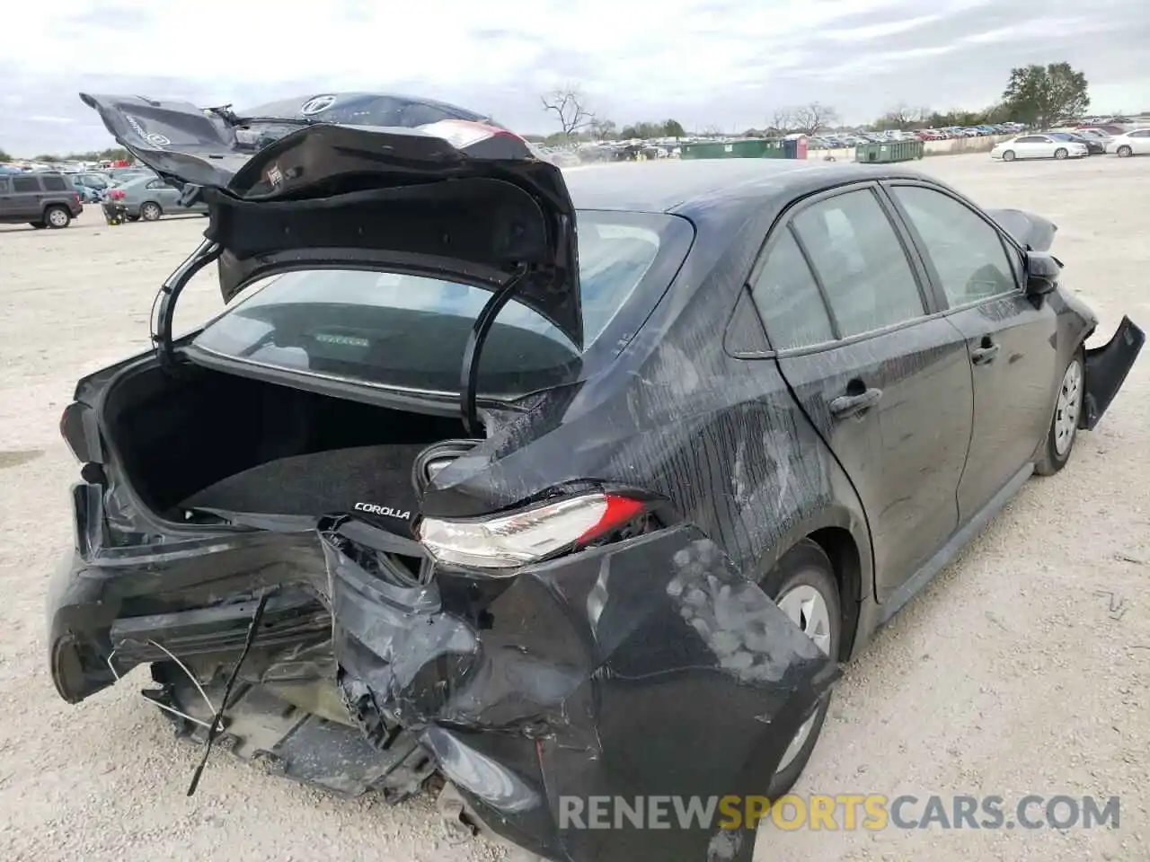 4 Photograph of a damaged car 5YFDPRAE9LP032094 TOYOTA COROLLA 2020