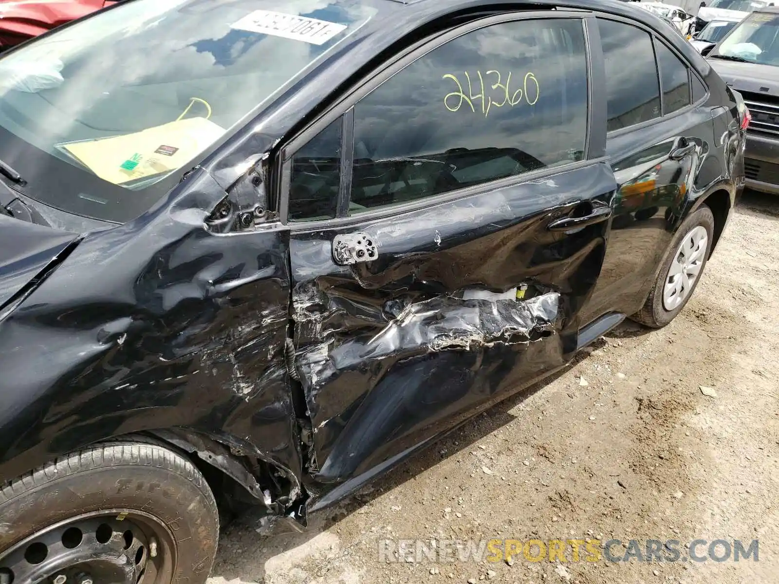 9 Photograph of a damaged car 5YFDPRAE9LP039806 TOYOTA COROLLA 2020