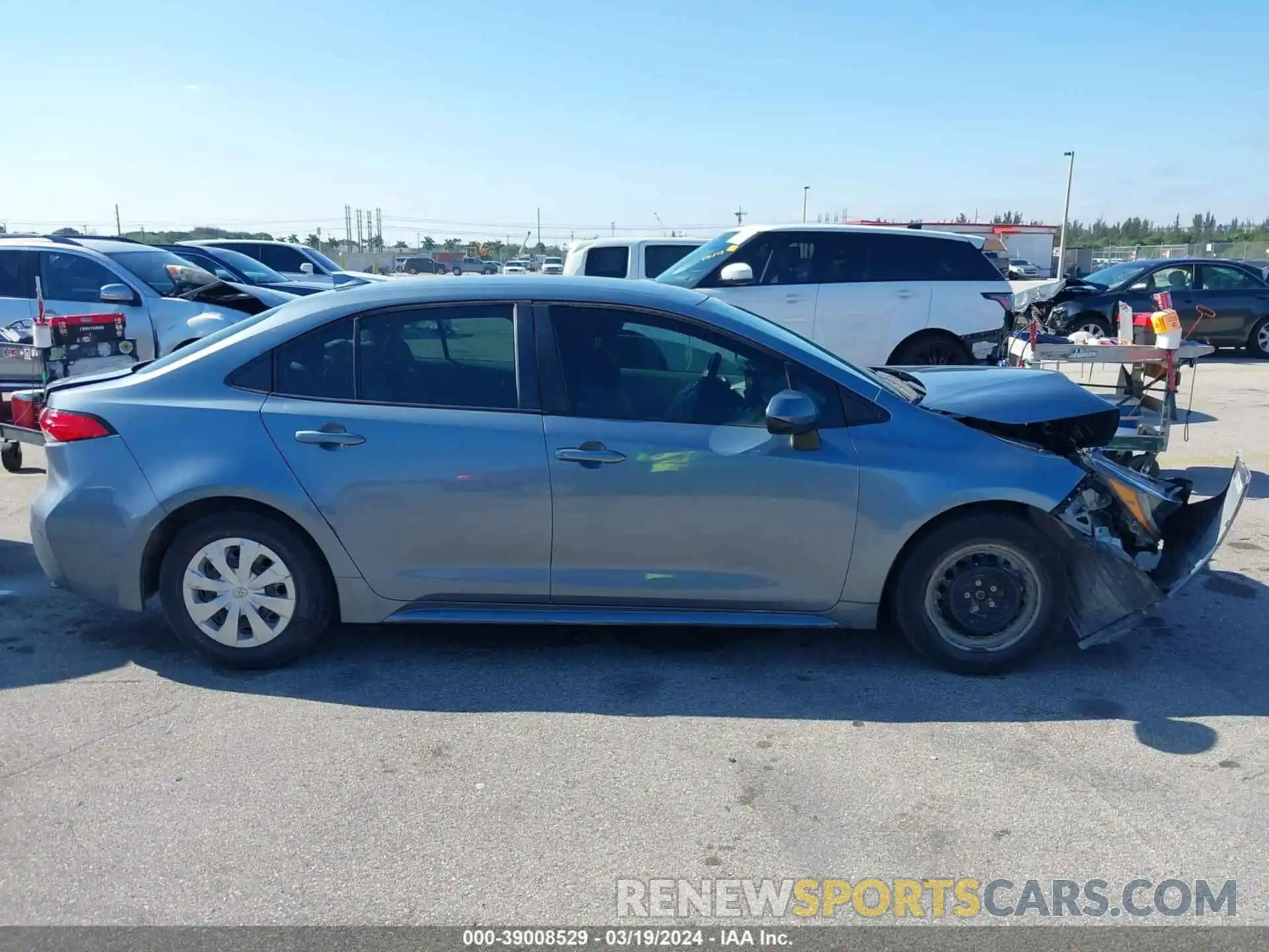 13 Photograph of a damaged car 5YFDPRAE9LP050790 TOYOTA COROLLA 2020