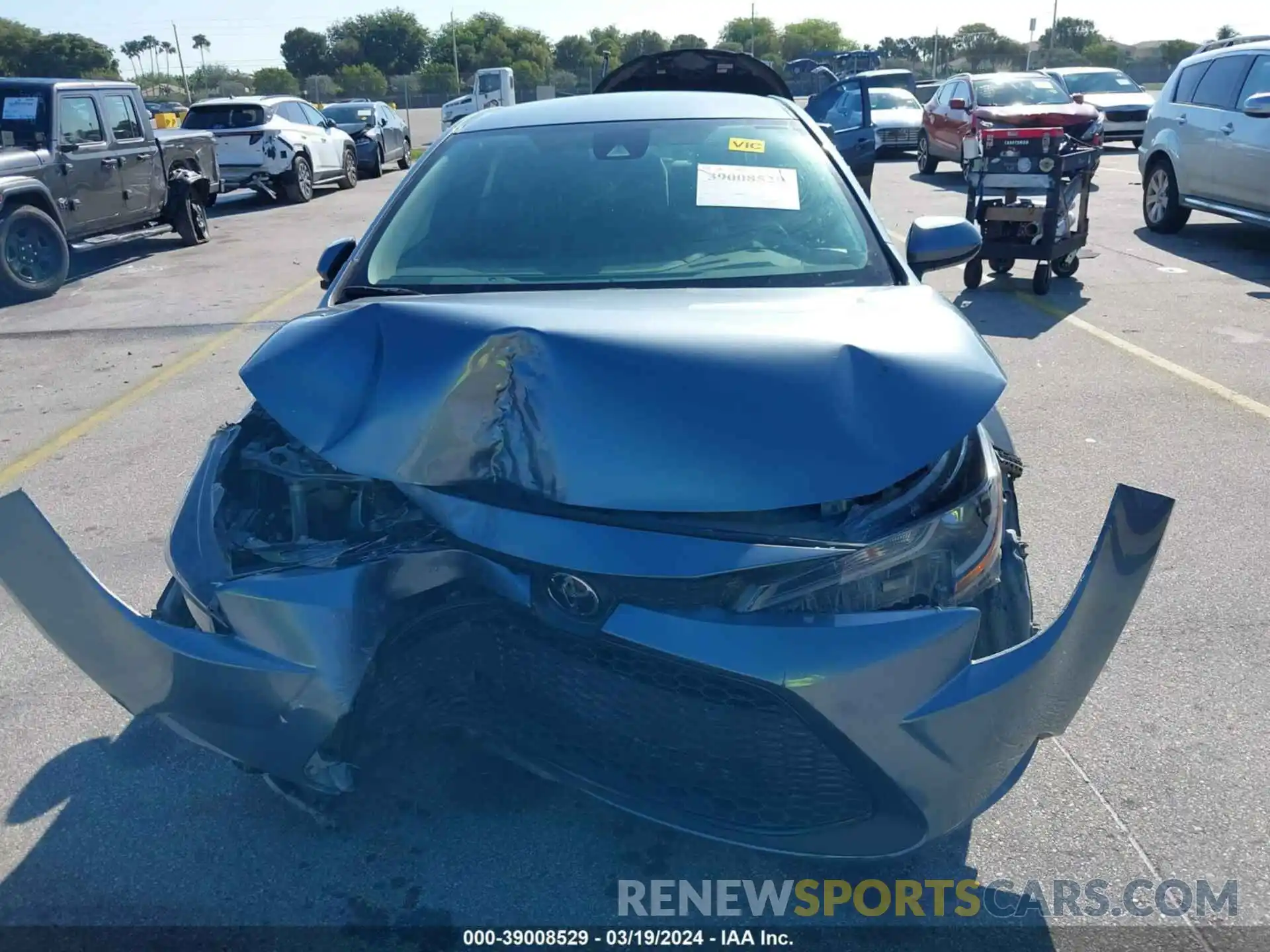 6 Photograph of a damaged car 5YFDPRAE9LP050790 TOYOTA COROLLA 2020