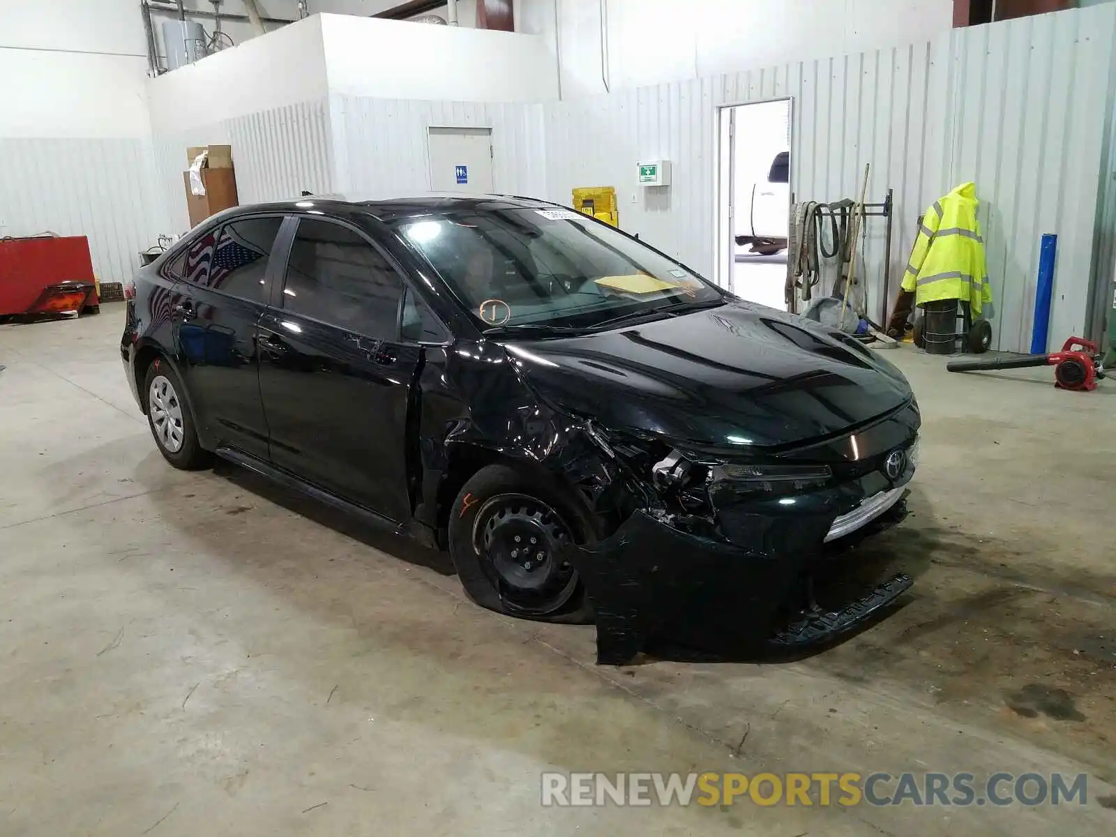 1 Photograph of a damaged car 5YFDPRAE9LP071901 TOYOTA COROLLA 2020