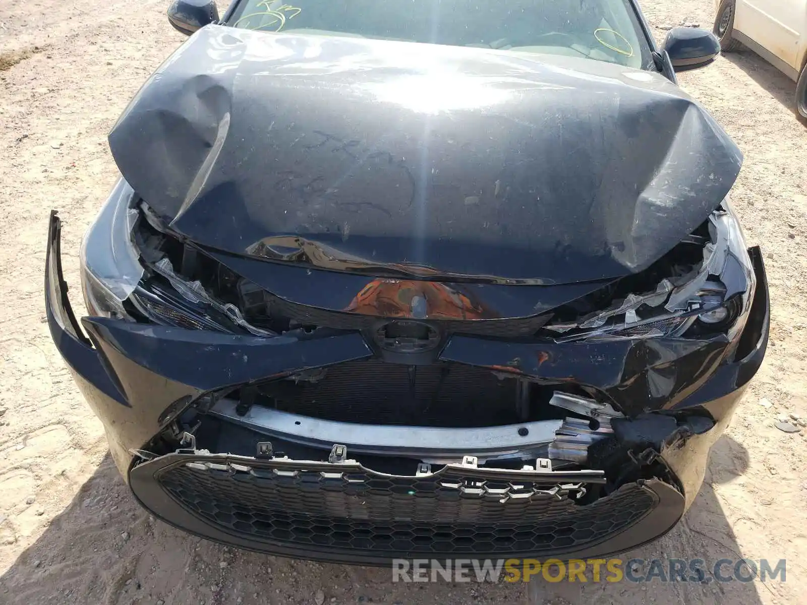 9 Photograph of a damaged car 5YFDPRAE9LP074829 TOYOTA COROLLA 2020