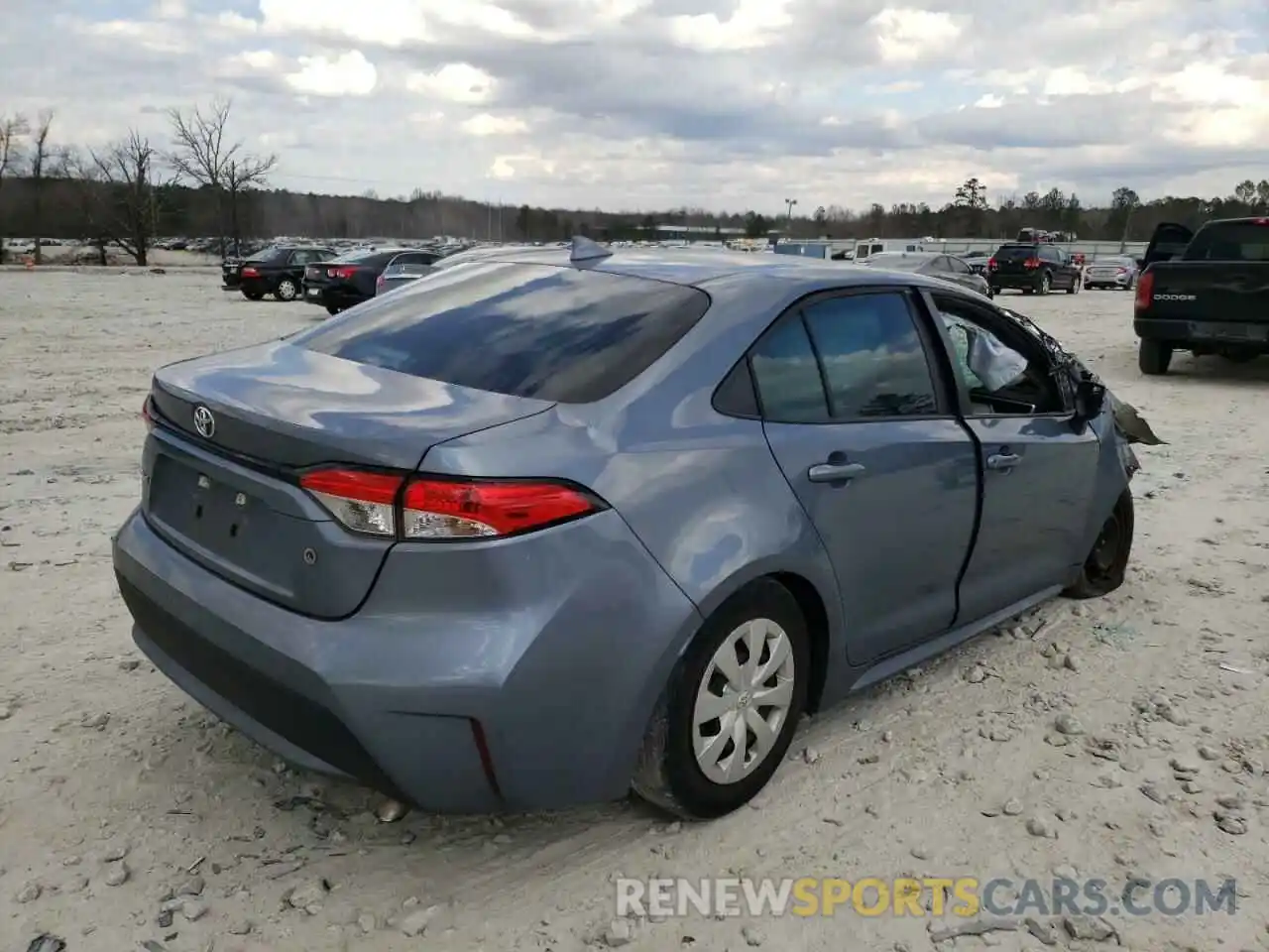 4 Photograph of a damaged car 5YFDPRAE9LP105772 TOYOTA COROLLA 2020