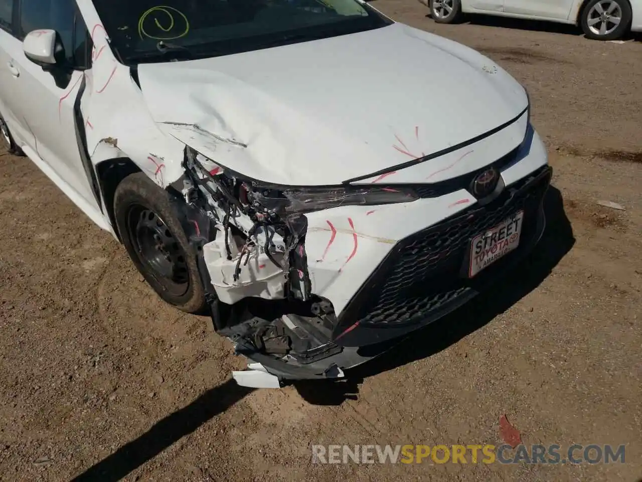 9 Photograph of a damaged car 5YFDPRAE9LP143132 TOYOTA COROLLA 2020