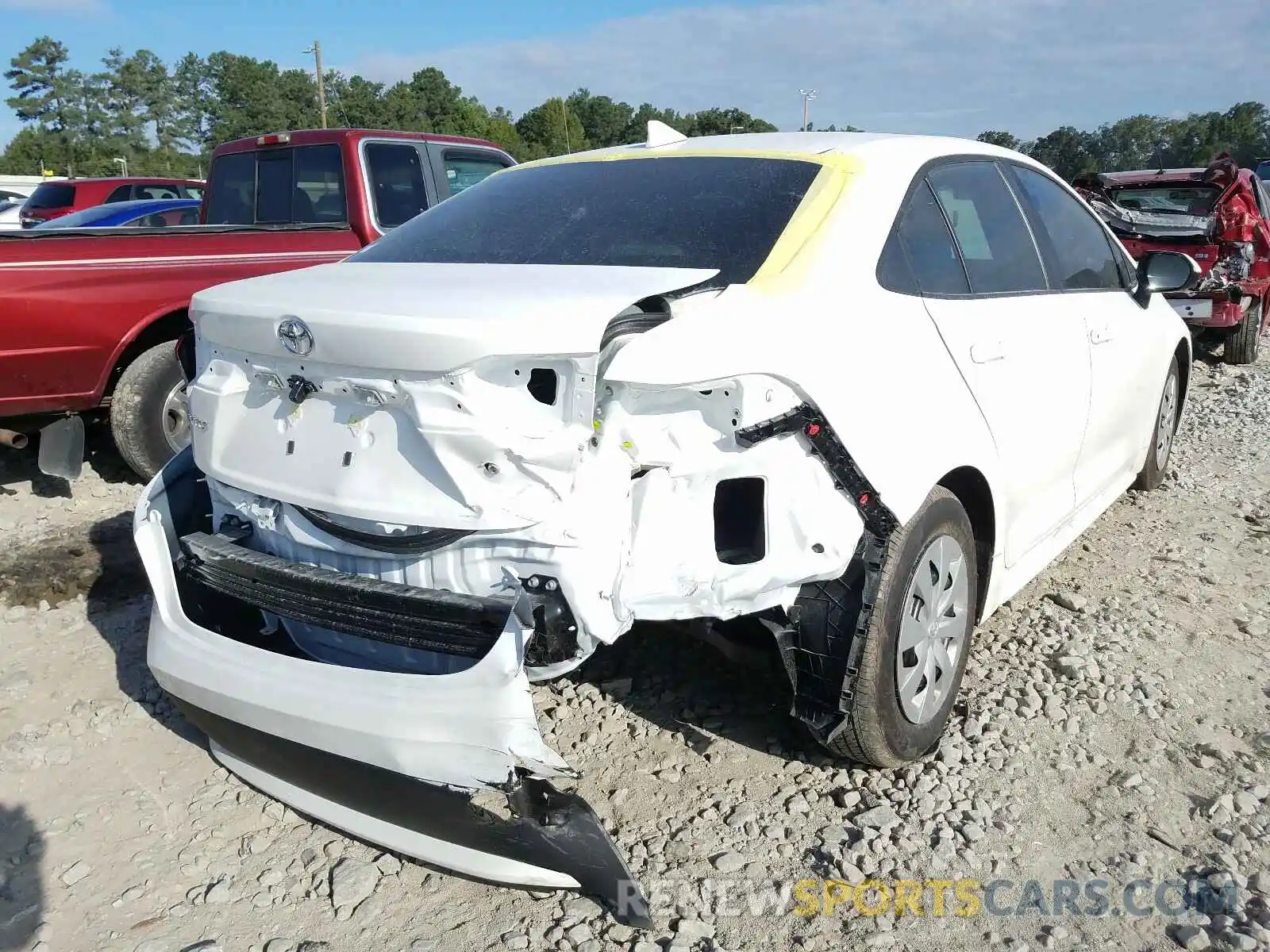 4 Photograph of a damaged car 5YFDPRAE9LP145186 TOYOTA COROLLA 2020