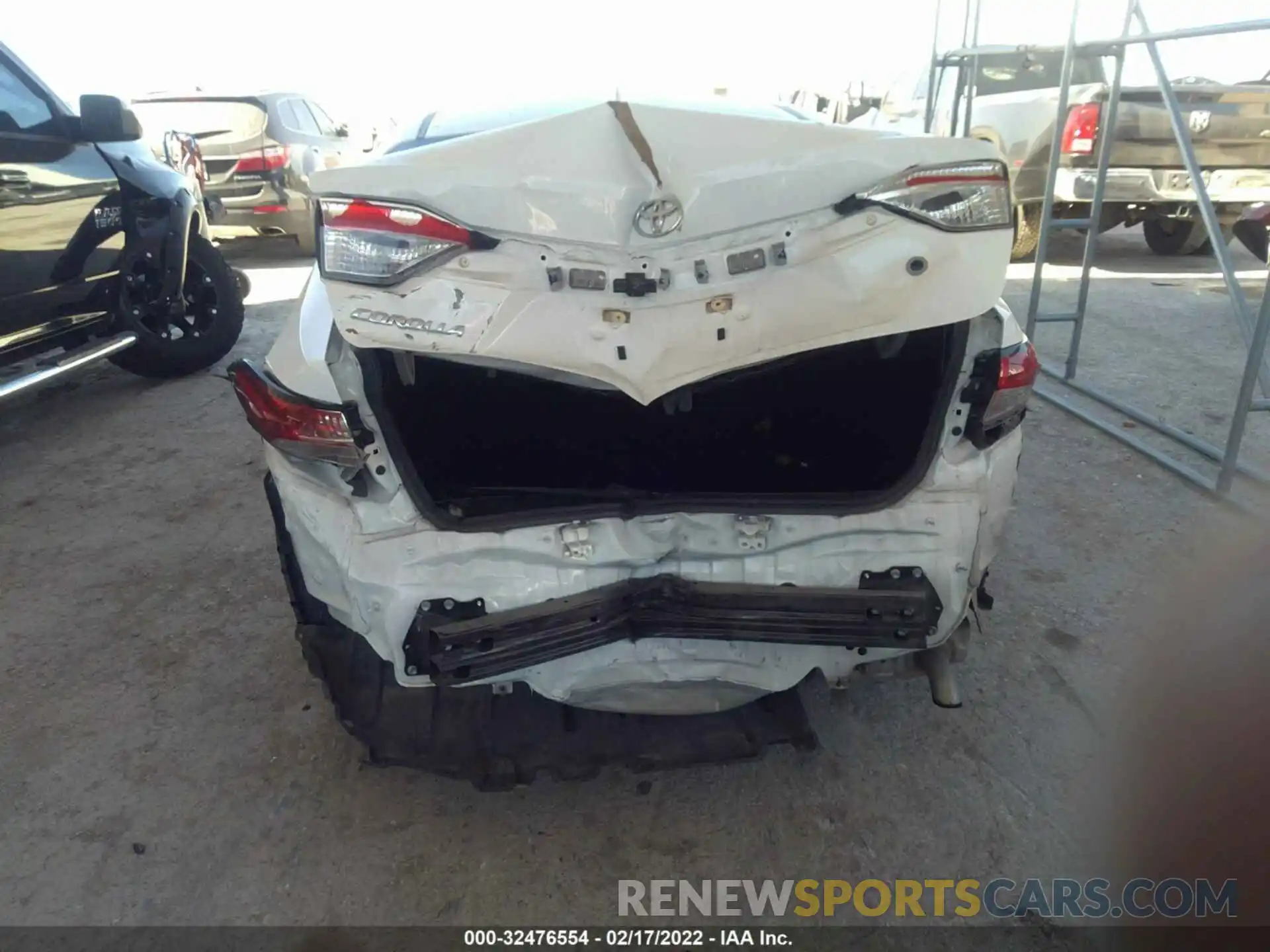 6 Photograph of a damaged car 5YFDPRAEXLP053889 TOYOTA COROLLA 2020