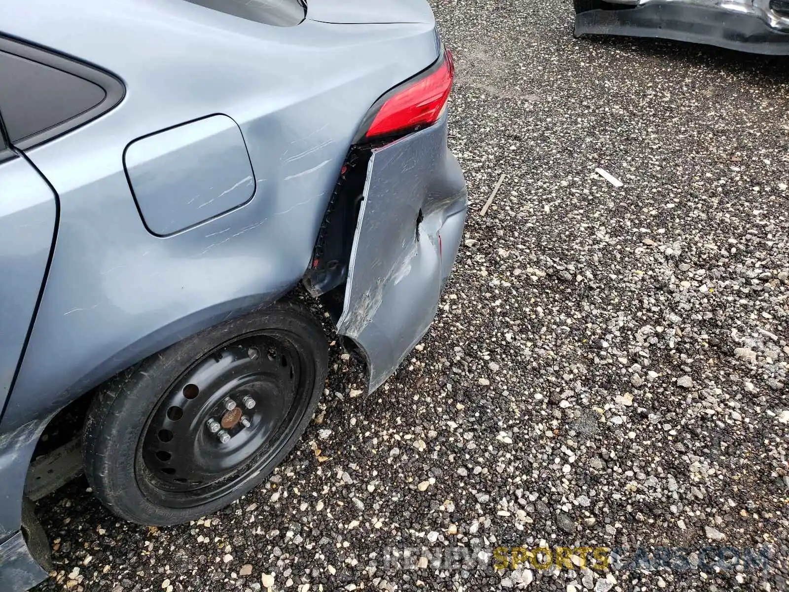 10 Photograph of a damaged car 5YFDPRAEXLP055061 TOYOTA COROLLA 2020