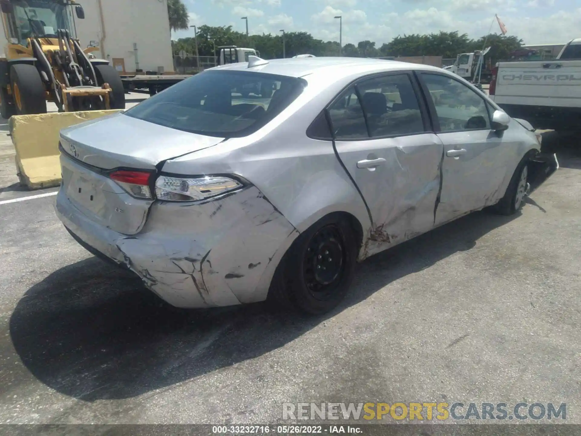 4 Photograph of a damaged car 5YFEPRAE0LP008691 TOYOTA COROLLA 2020