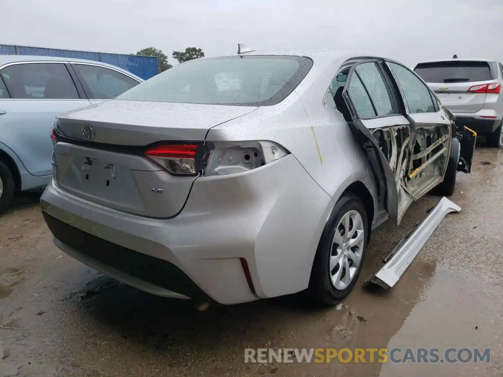 4 Photograph of a damaged car 5YFEPRAE0LP012384 TOYOTA COROLLA 2020