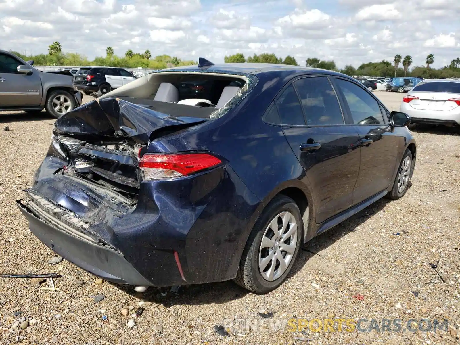 4 Photograph of a damaged car 5YFEPRAE0LP015382 TOYOTA COROLLA 2020