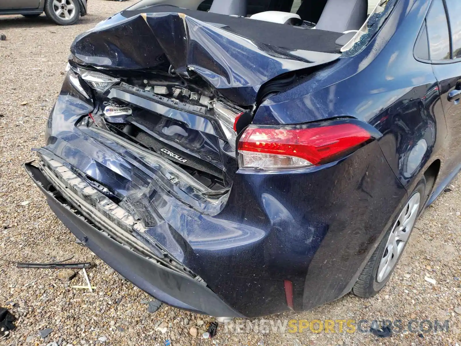 9 Photograph of a damaged car 5YFEPRAE0LP015382 TOYOTA COROLLA 2020