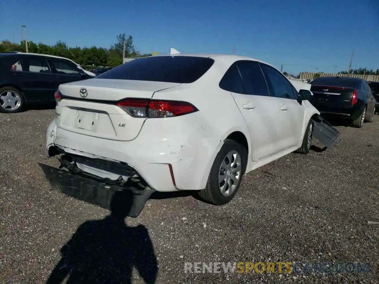 4 Photograph of a damaged car 5YFEPRAE0LP020016 TOYOTA COROLLA 2020