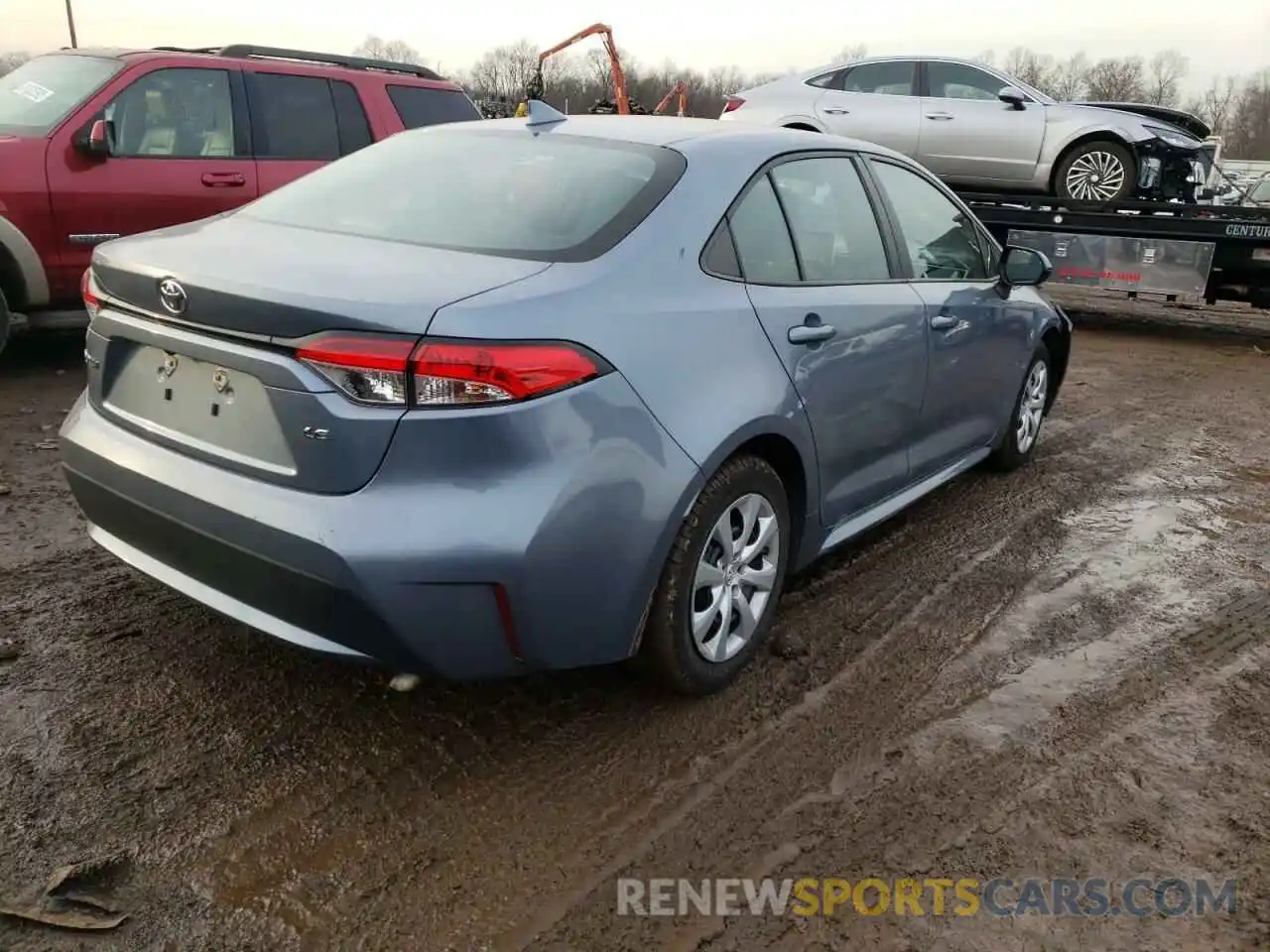 4 Photograph of a damaged car 5YFEPRAE0LP021330 TOYOTA COROLLA 2020