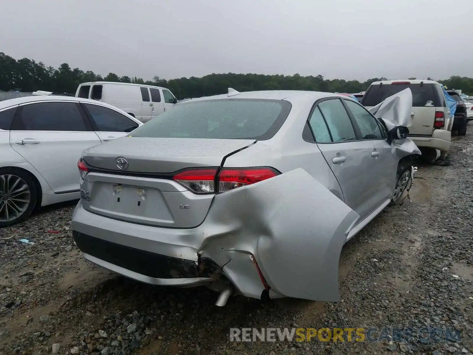 4 Photograph of a damaged car 5YFEPRAE0LP023109 TOYOTA COROLLA 2020