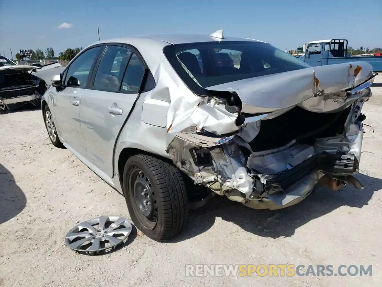 3 Photograph of a damaged car 5YFEPRAE0LP023823 TOYOTA COROLLA 2020