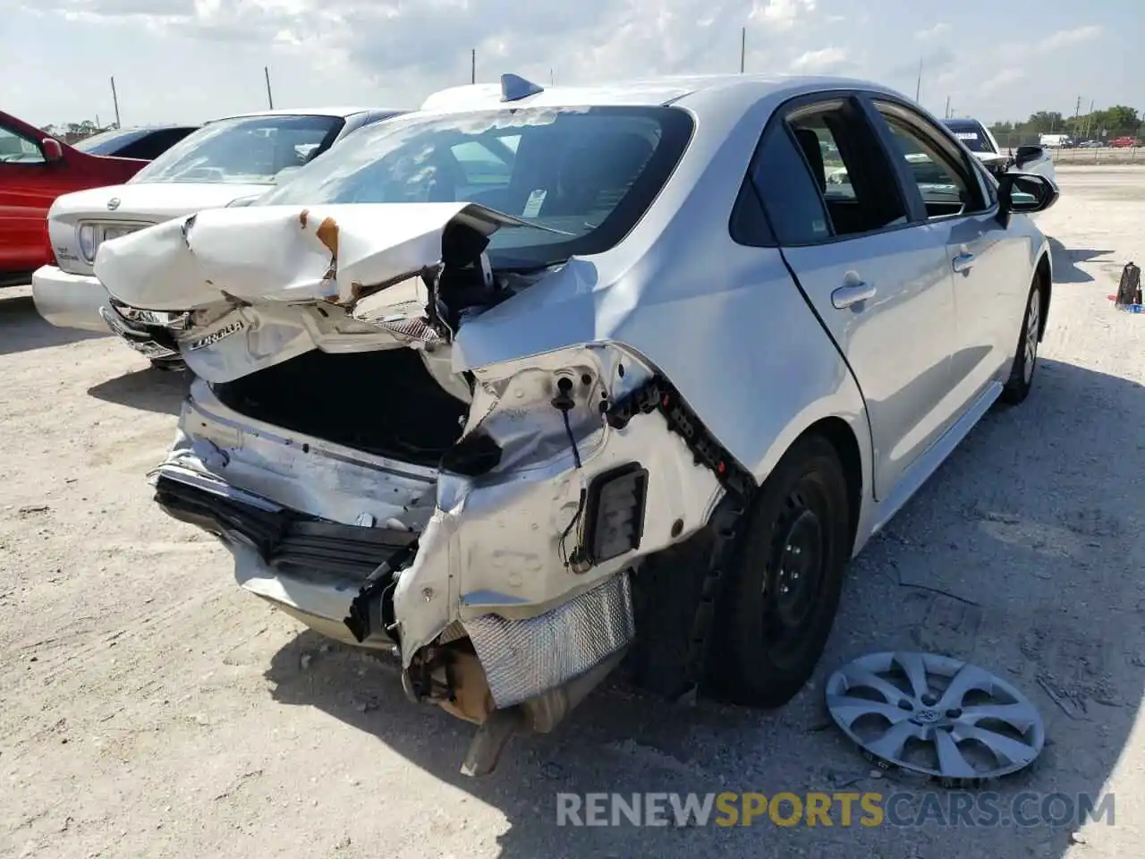 4 Photograph of a damaged car 5YFEPRAE0LP023823 TOYOTA COROLLA 2020