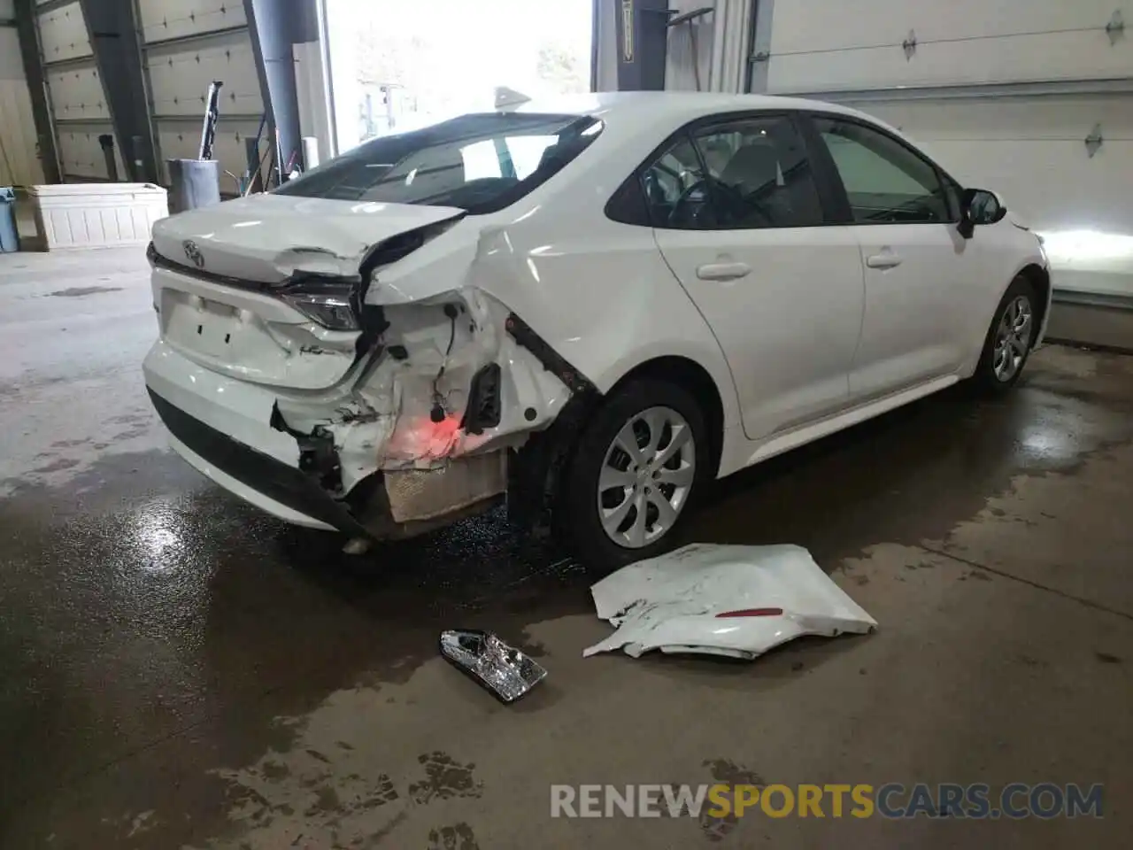 4 Photograph of a damaged car 5YFEPRAE0LP023854 TOYOTA COROLLA 2020