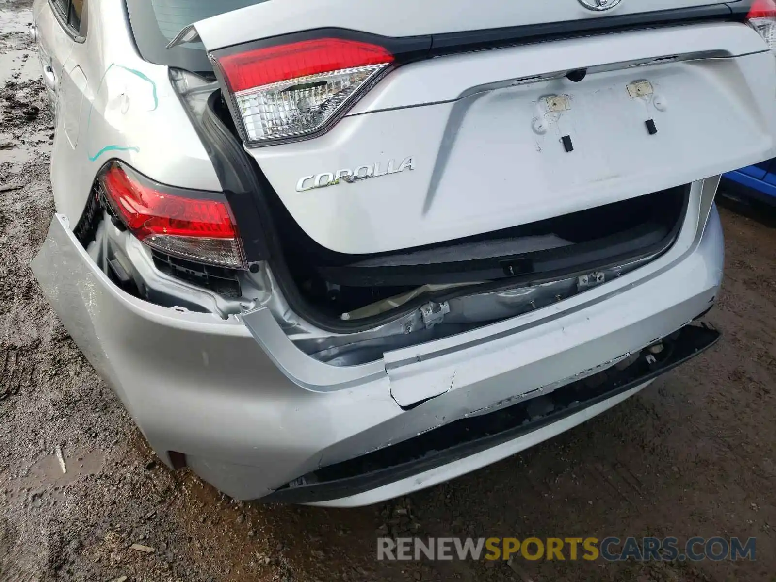 9 Photograph of a damaged car 5YFEPRAE0LP024566 TOYOTA COROLLA 2020