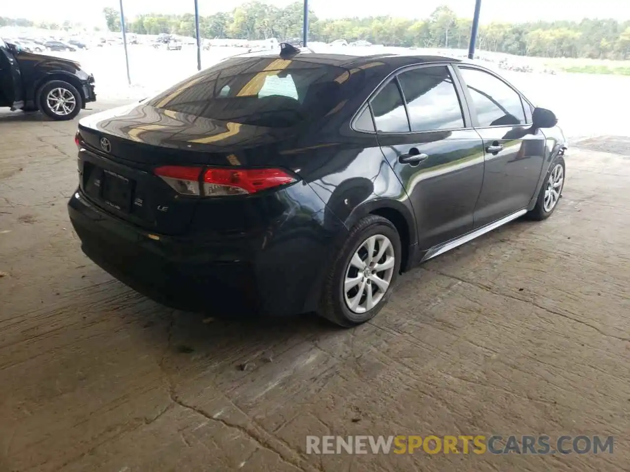 4 Photograph of a damaged car 5YFEPRAE0LP026480 TOYOTA COROLLA 2020