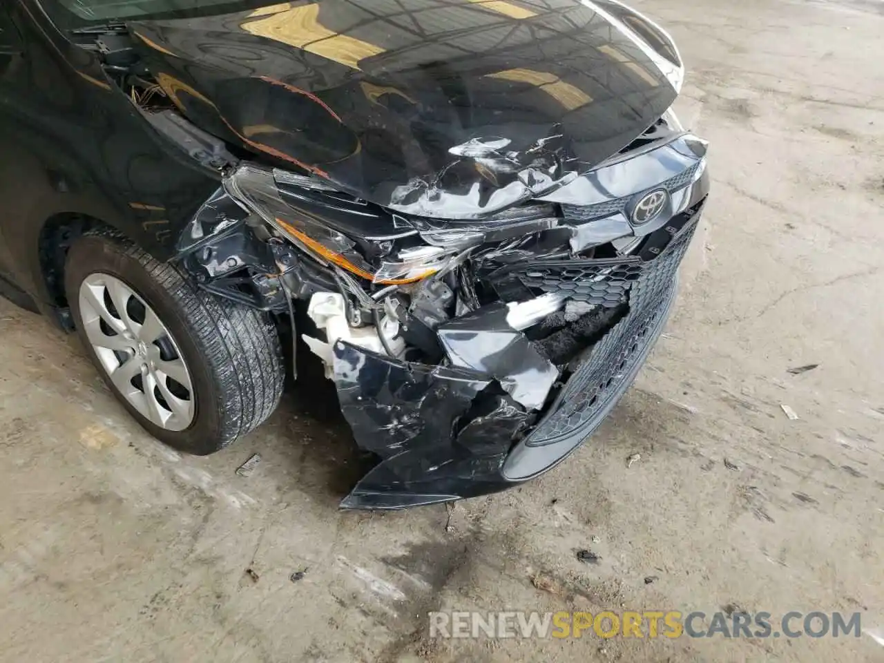 9 Photograph of a damaged car 5YFEPRAE0LP026480 TOYOTA COROLLA 2020