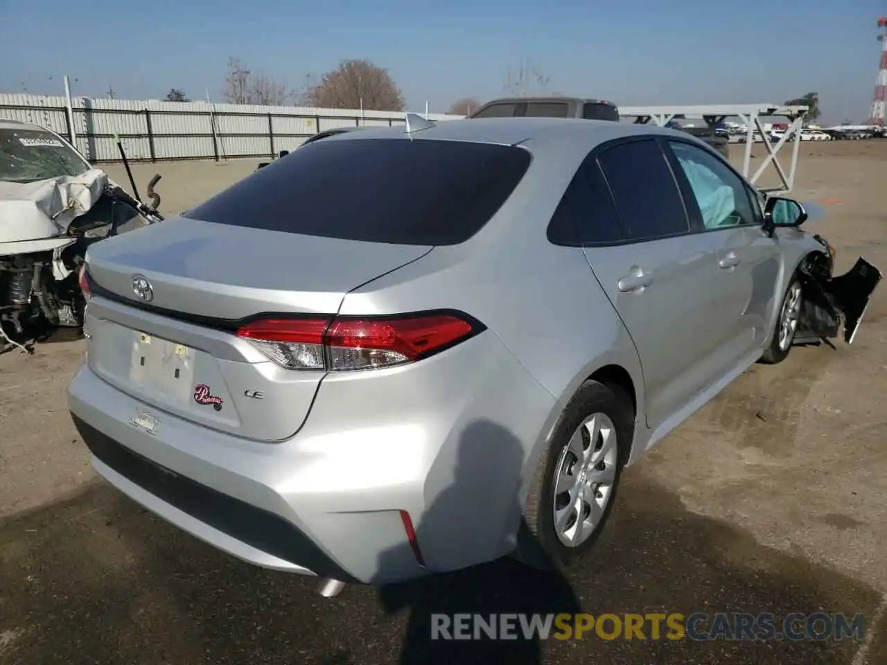 4 Photograph of a damaged car 5YFEPRAE0LP027600 TOYOTA COROLLA 2020