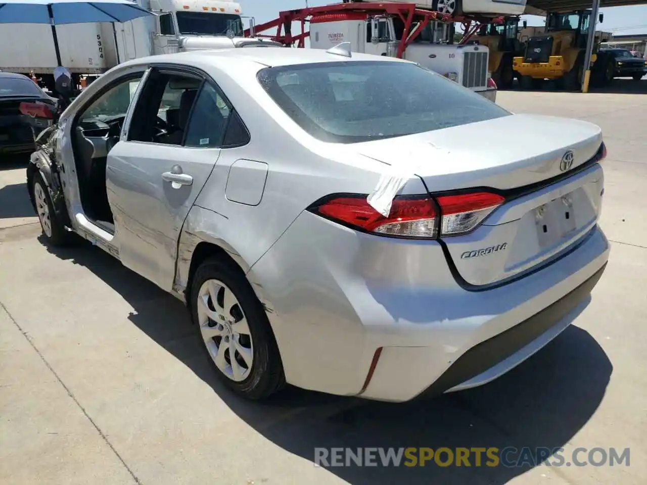 3 Photograph of a damaged car 5YFEPRAE0LP027743 TOYOTA COROLLA 2020