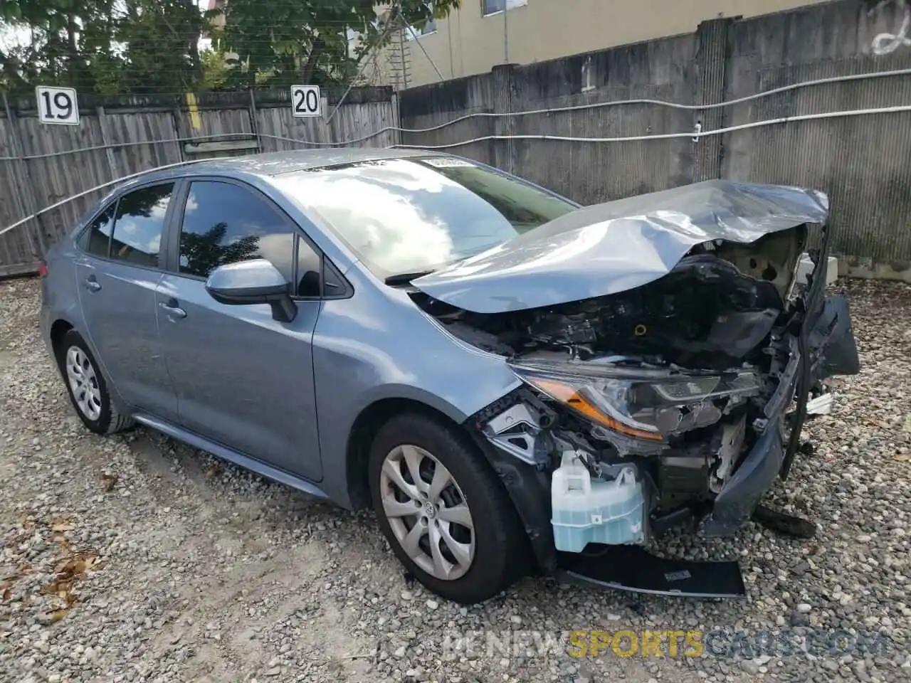 1 Photograph of a damaged car 5YFEPRAE0LP027967 TOYOTA COROLLA 2020