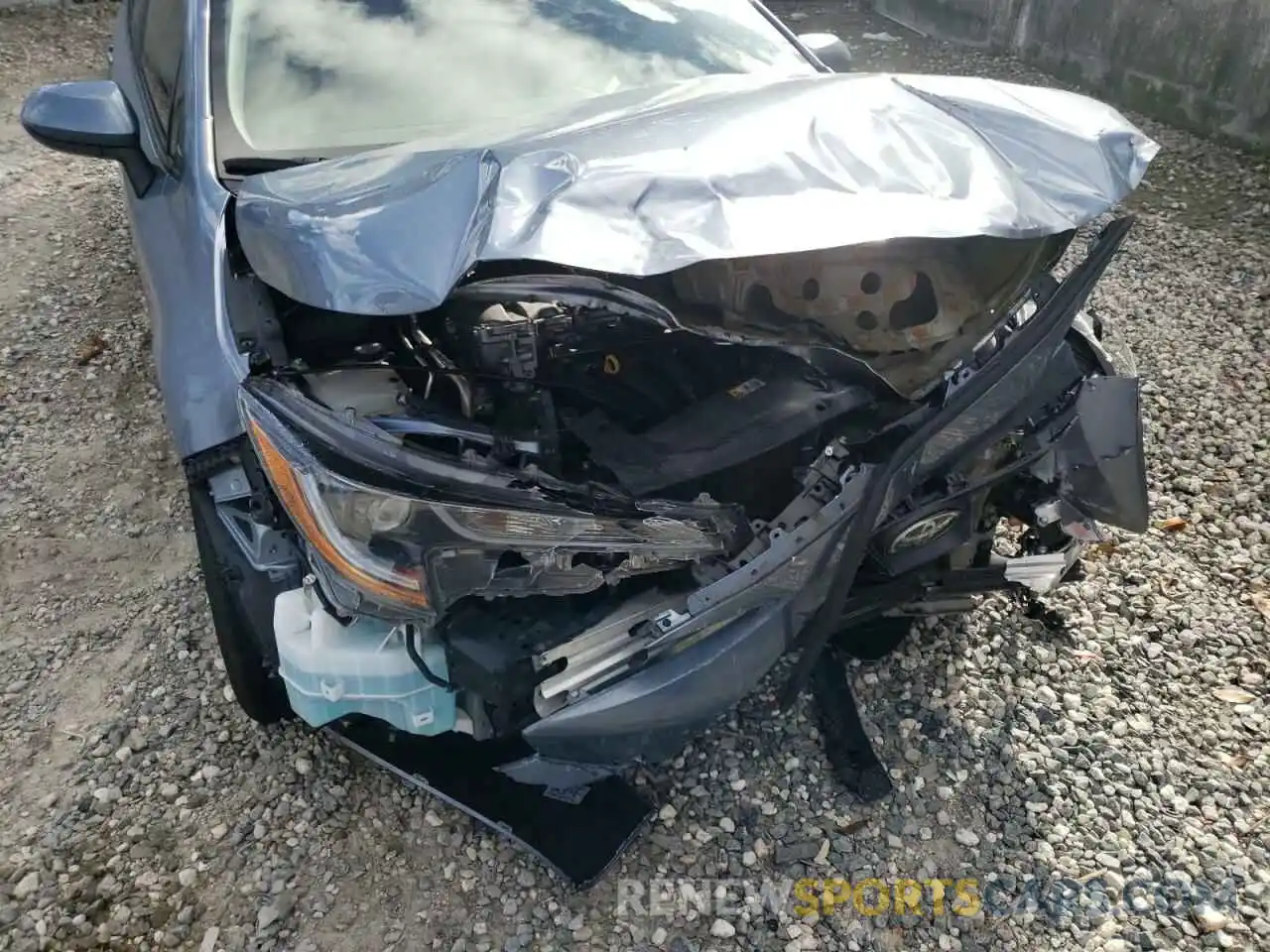 9 Photograph of a damaged car 5YFEPRAE0LP027967 TOYOTA COROLLA 2020