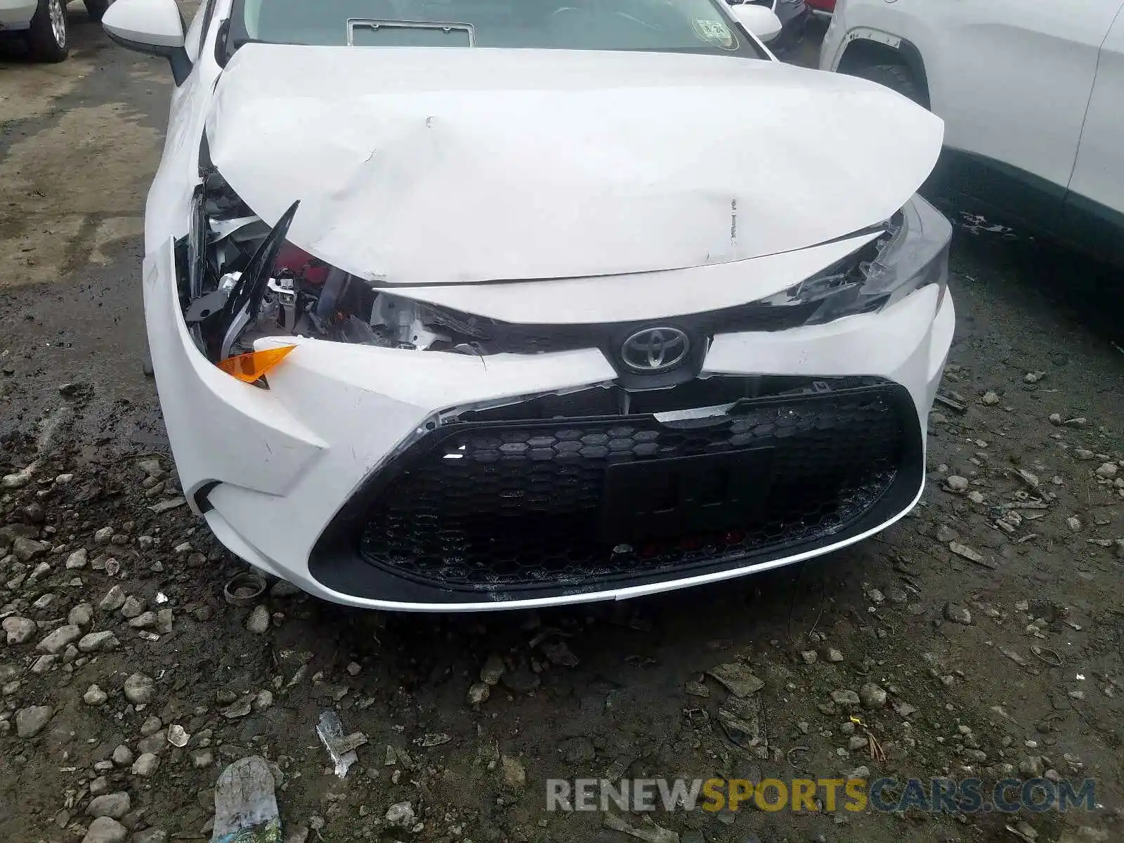 9 Photograph of a damaged car 5YFEPRAE0LP028603 TOYOTA COROLLA 2020