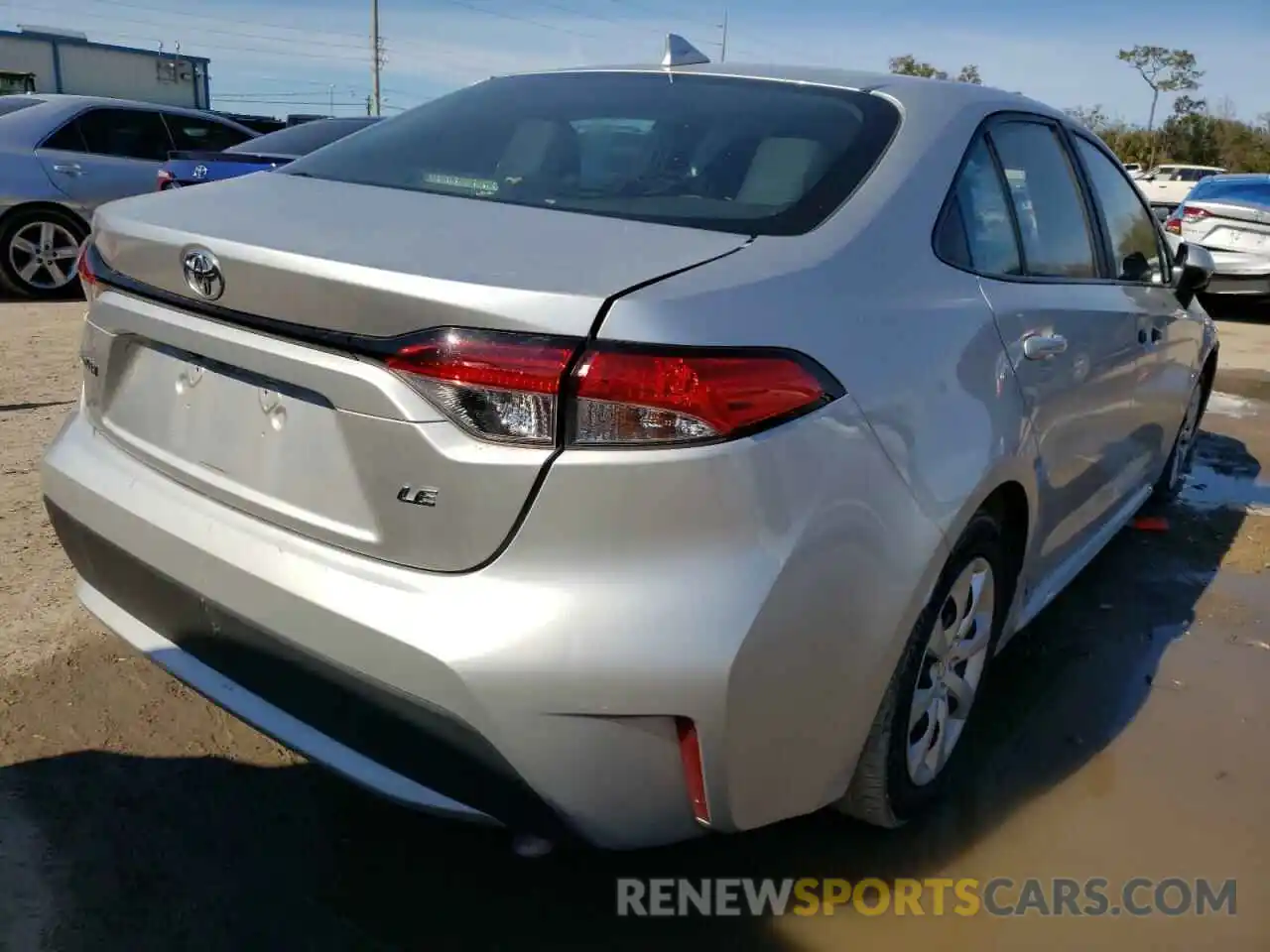 4 Photograph of a damaged car 5YFEPRAE0LP029492 TOYOTA COROLLA 2020